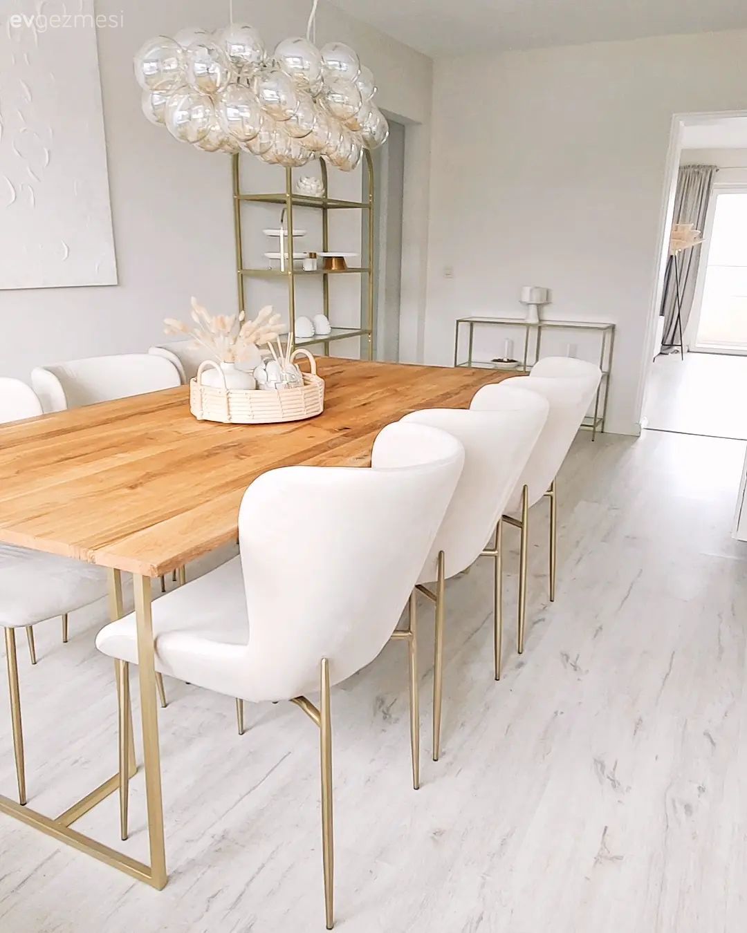 Yemek Odası, Beyaz, Krem, Bej, Altın, Yemek masası, Sandalye, Yemek odası avizesi, Parke, Ahşap masa