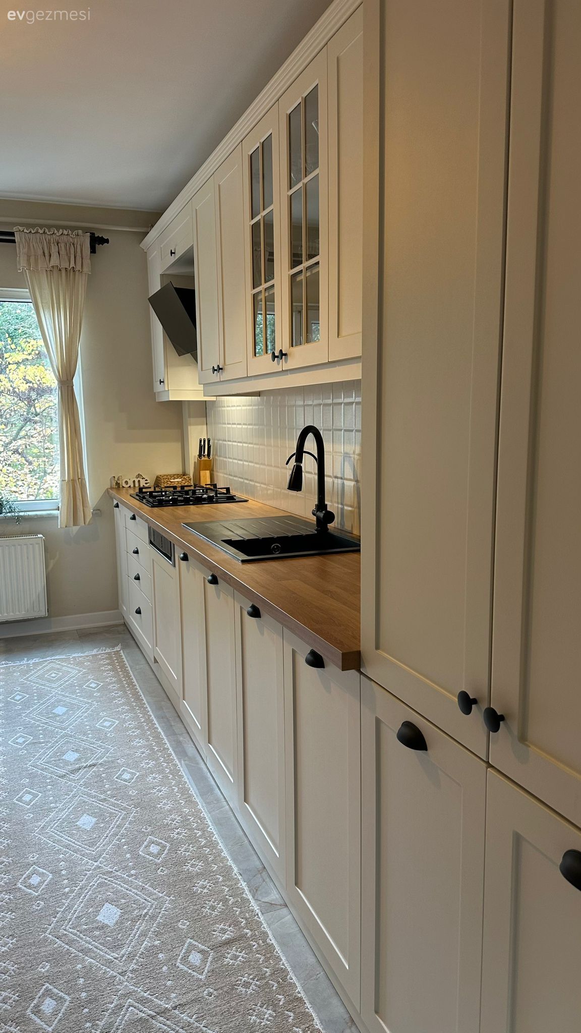 Tek Duvar Mutfak Koridor Tipine Dönünce Daha Kullanışlı Olmuş