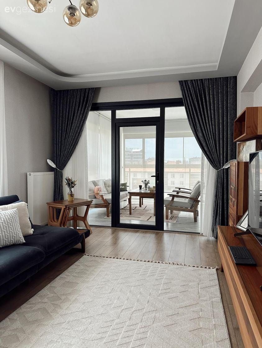 Ankara'daki Bu Evin Baskın Notaları Acı Kahve Ahşaplar!