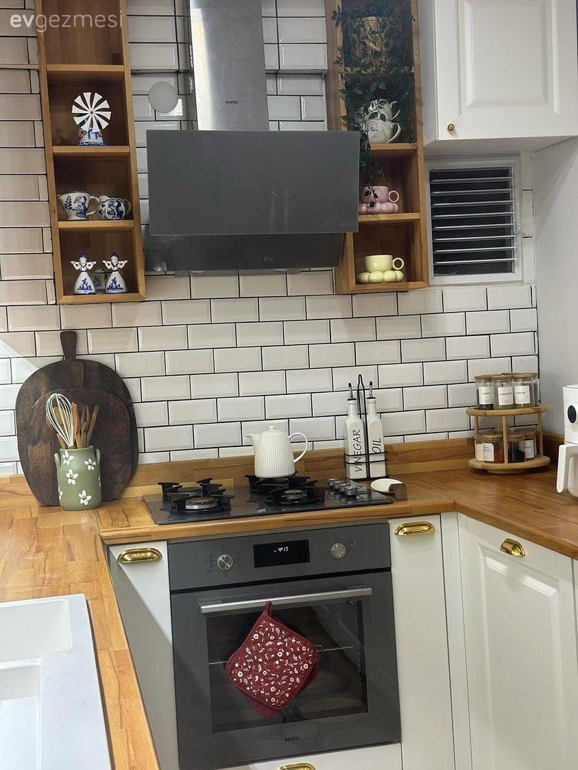 Mutfak aksesuarları, Mutfak, Beyaz, Beyaz ve ahşap mutfak, Ahşap mutfak tezgahı, Mutfak tezgahı, Shaker kapaklı dolaplar