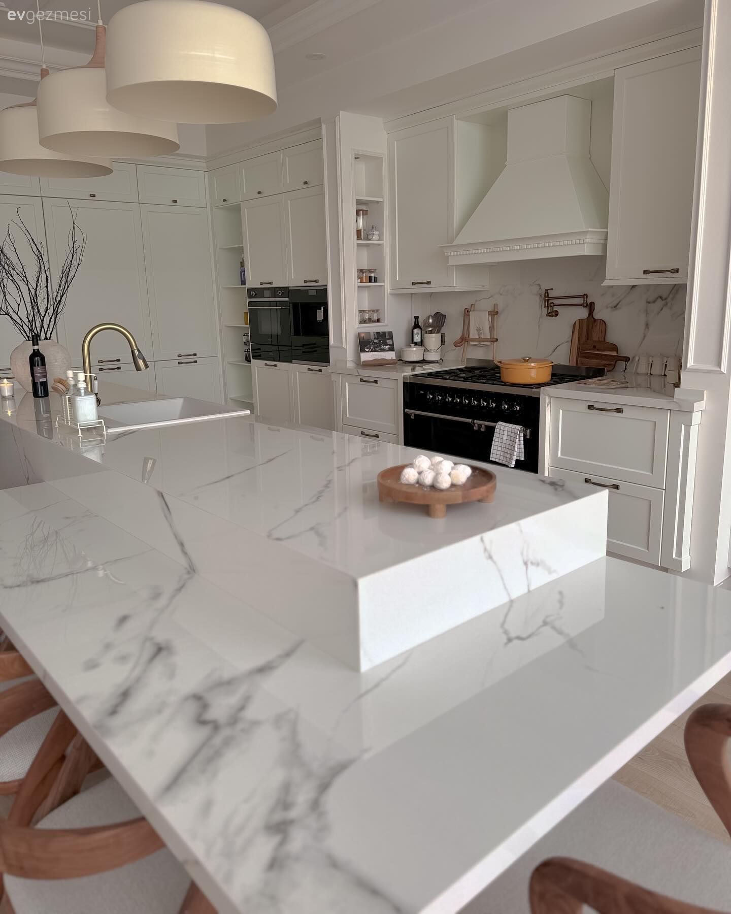 İlk Bakışta Sakin Görünen Bu Mutfağın Detaylarında Kalite Vurgusu Hakim!