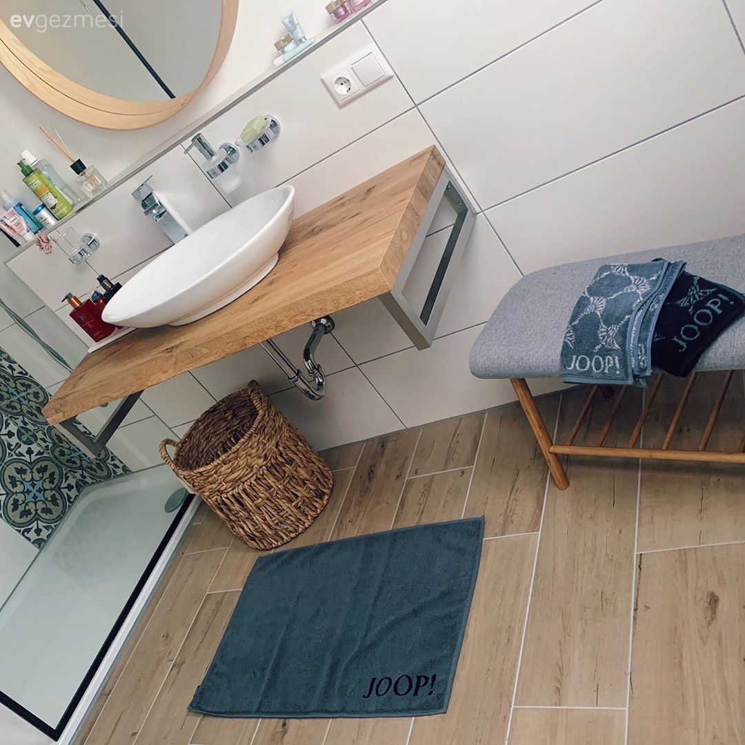 Banyo, Banyo aynası, Banyo dolabı, Banyo seramikleri, Banyo paspası, Bank, Mavi, Hasır sepet