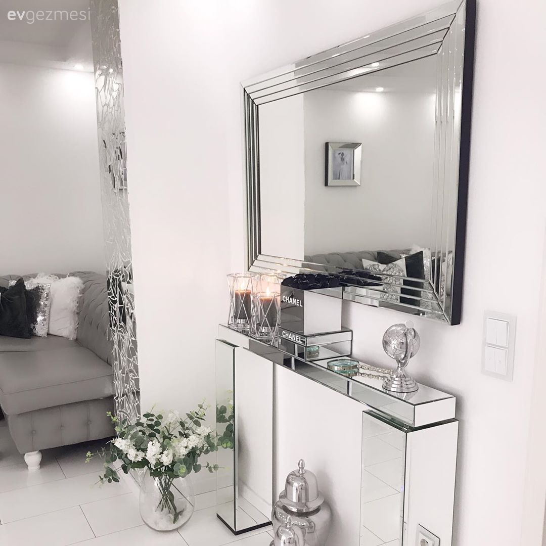 Dresuar, Dresuar dekorasyonu, Ayna, Gümüş, Vazo, Ev Aksesuar, Şamdan, Çiçekler