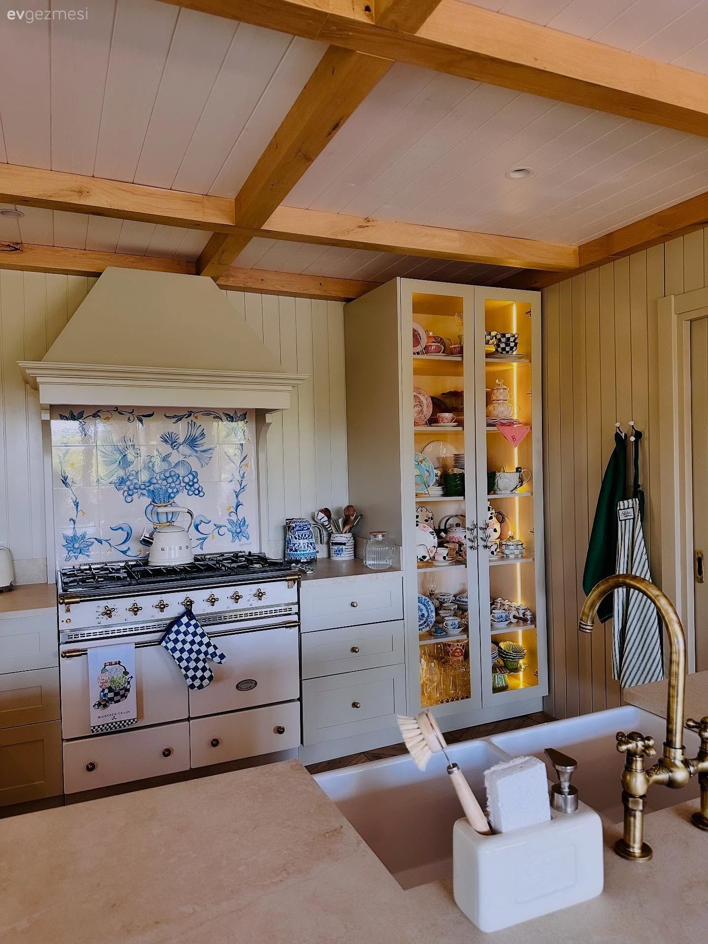 Otantik ve Romantik: Zevkli Seçimlerle Dolu Bir Kır Evi