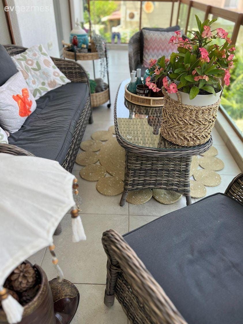 Bu İzmir Balkonunda Keyifli Zaman Geçirmemek Mümkün Değil!