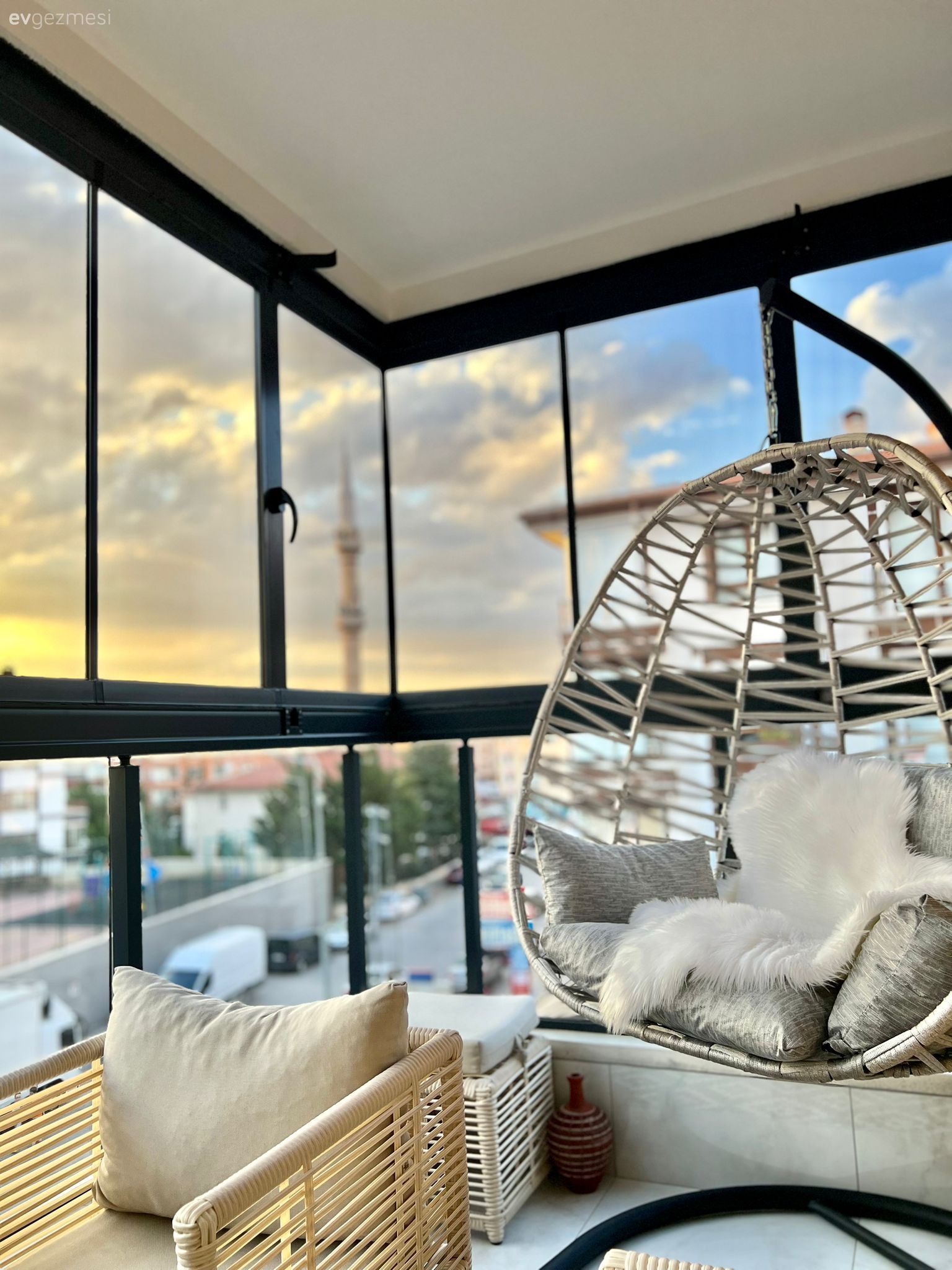 Kapalı balkon, Salıncak, Hasır