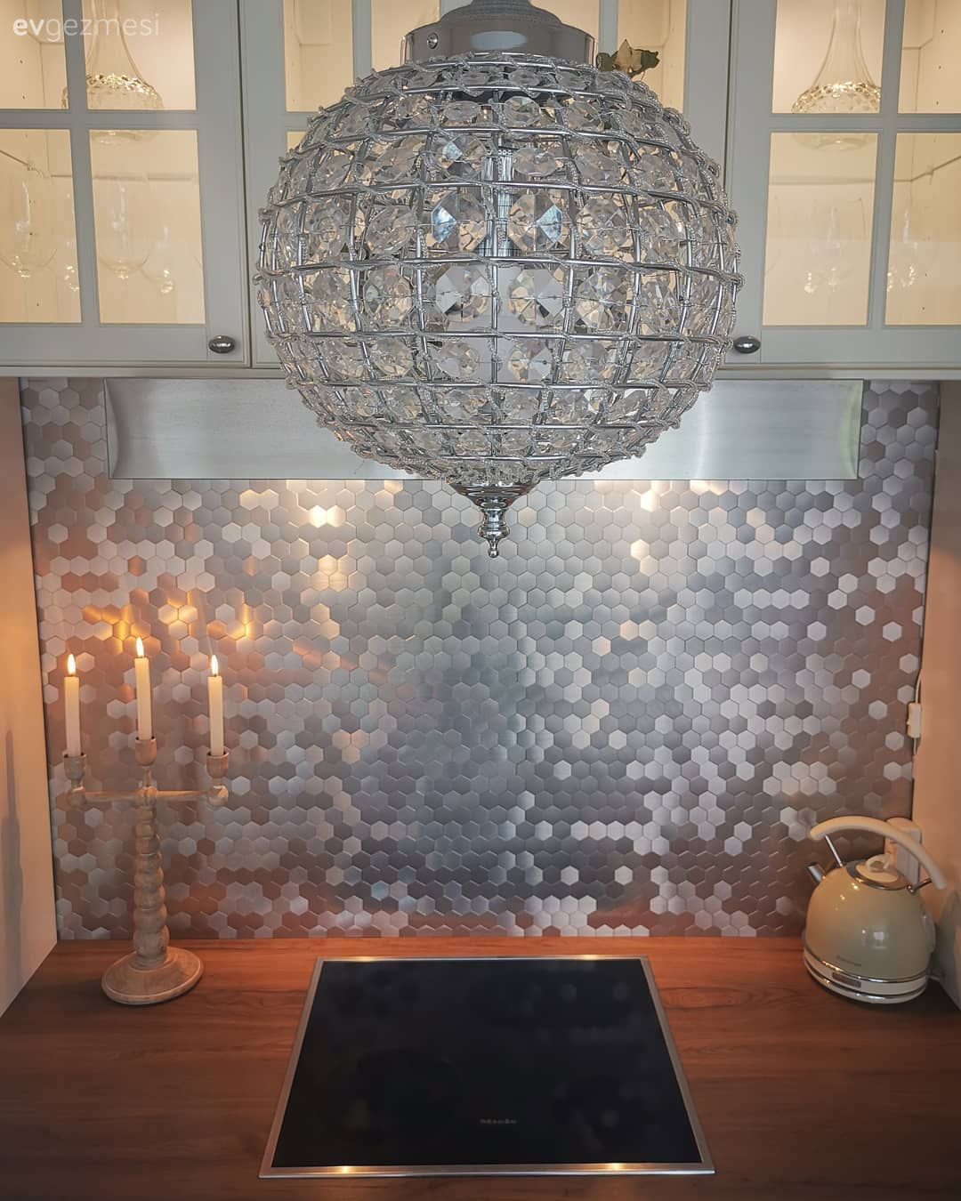 Ayna tezgah arası, Mutfak tezgah arası, Mutfak tezgahı, Ahşap mutfak tezgahı, Ankastre, Davlumbaz