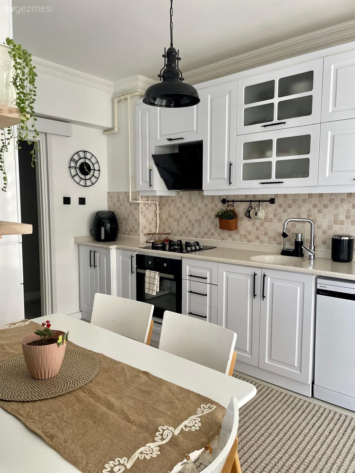 Mutfak, Beyaz, Country, Shaker kapaklı dolaplar, Mutfak tezgahı, Mutfak tezgah arası, Ankastre, Mutfak Avize Modelleri, Sandalye, Mutfak masası, Mutfak aksesuarları