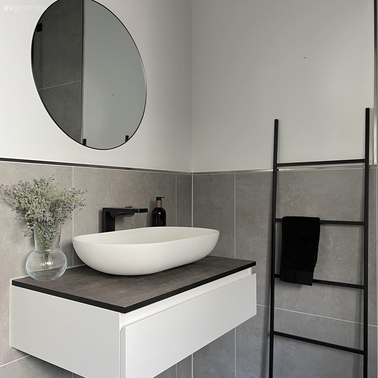 Büyük Boyutlu Objeler Bu Evin Karakterini Ortaya Çıkarmış