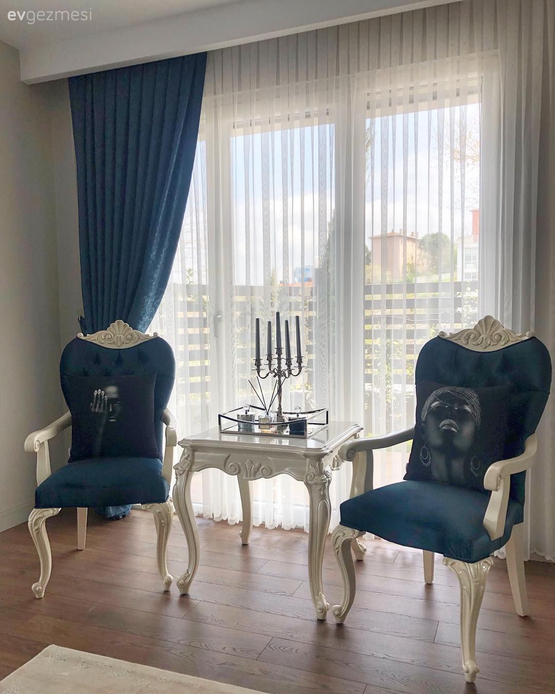 Salon, Mavi, Beyaz, Berjer, Oymalı mobilya, Sehpa, Fon perde, Perde, Avangart, Tül perde