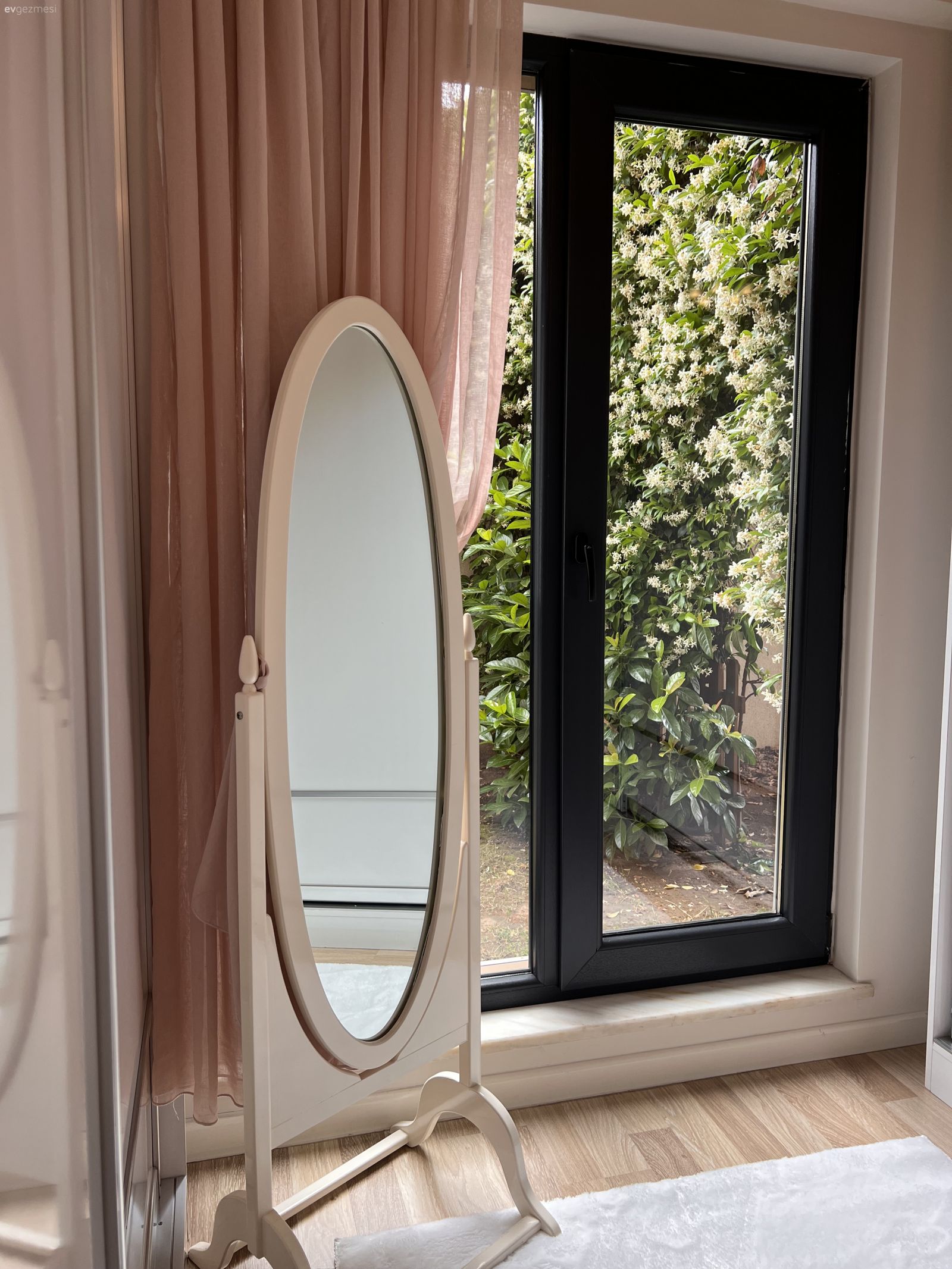 Bu Sofistike Evde Klasik Stil Referans Alınmış!