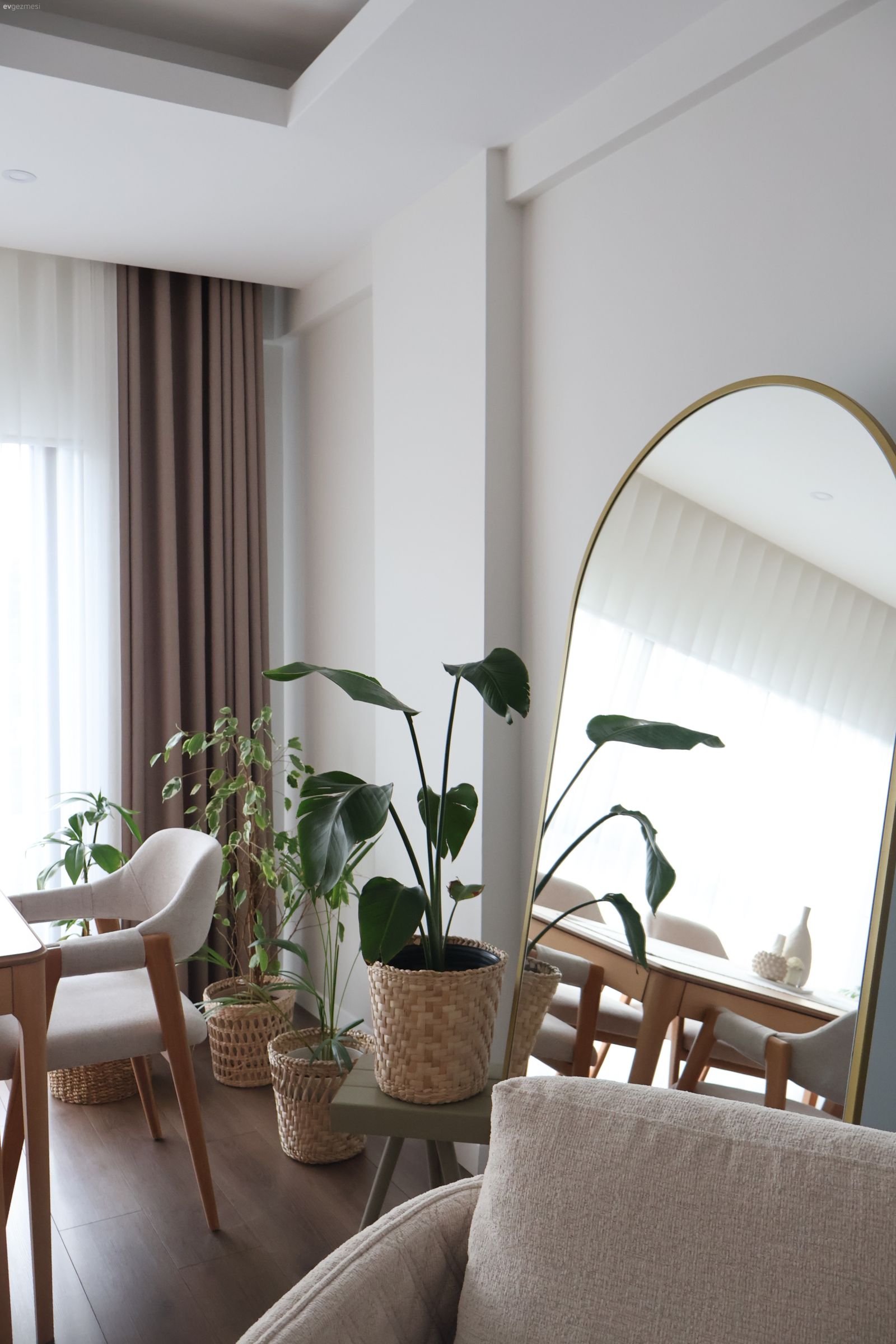 Bu Eskişehir Evinde Mobilyalar Sade Aksesuarlar Hareketli!