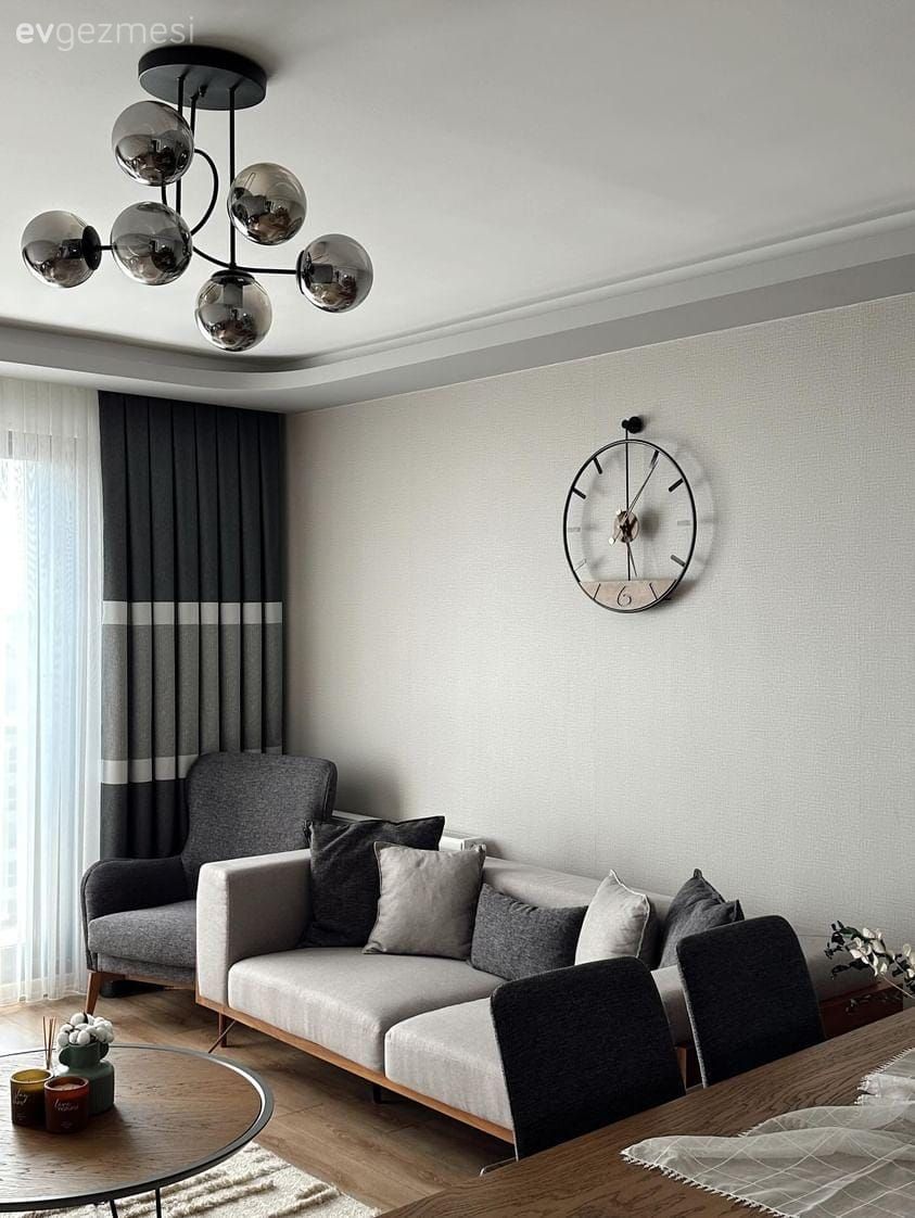 Ankara'daki Bu Evin Baskın Notaları Acı Kahve Ahşaplar!