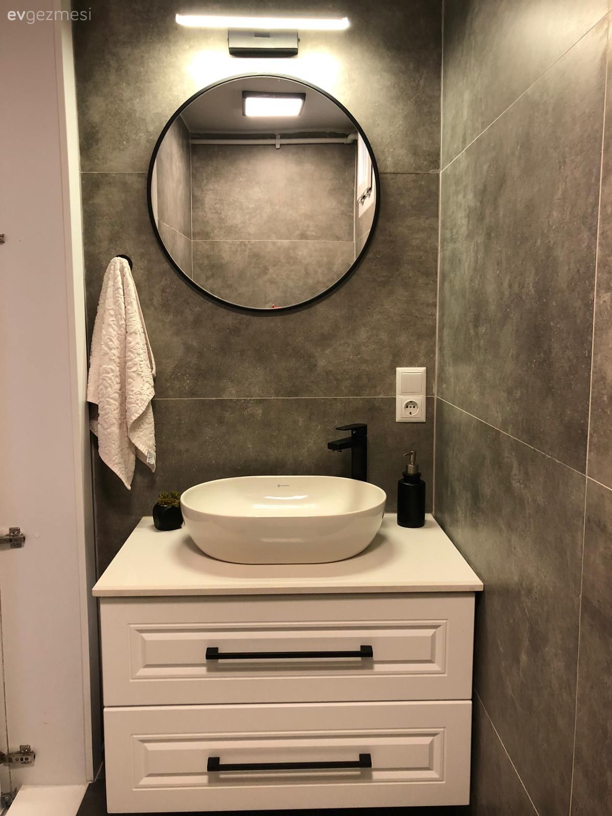 Banyo, Beyaz, Gri, Banyo dolabı, Banyo aynası, Banyo seramikleri