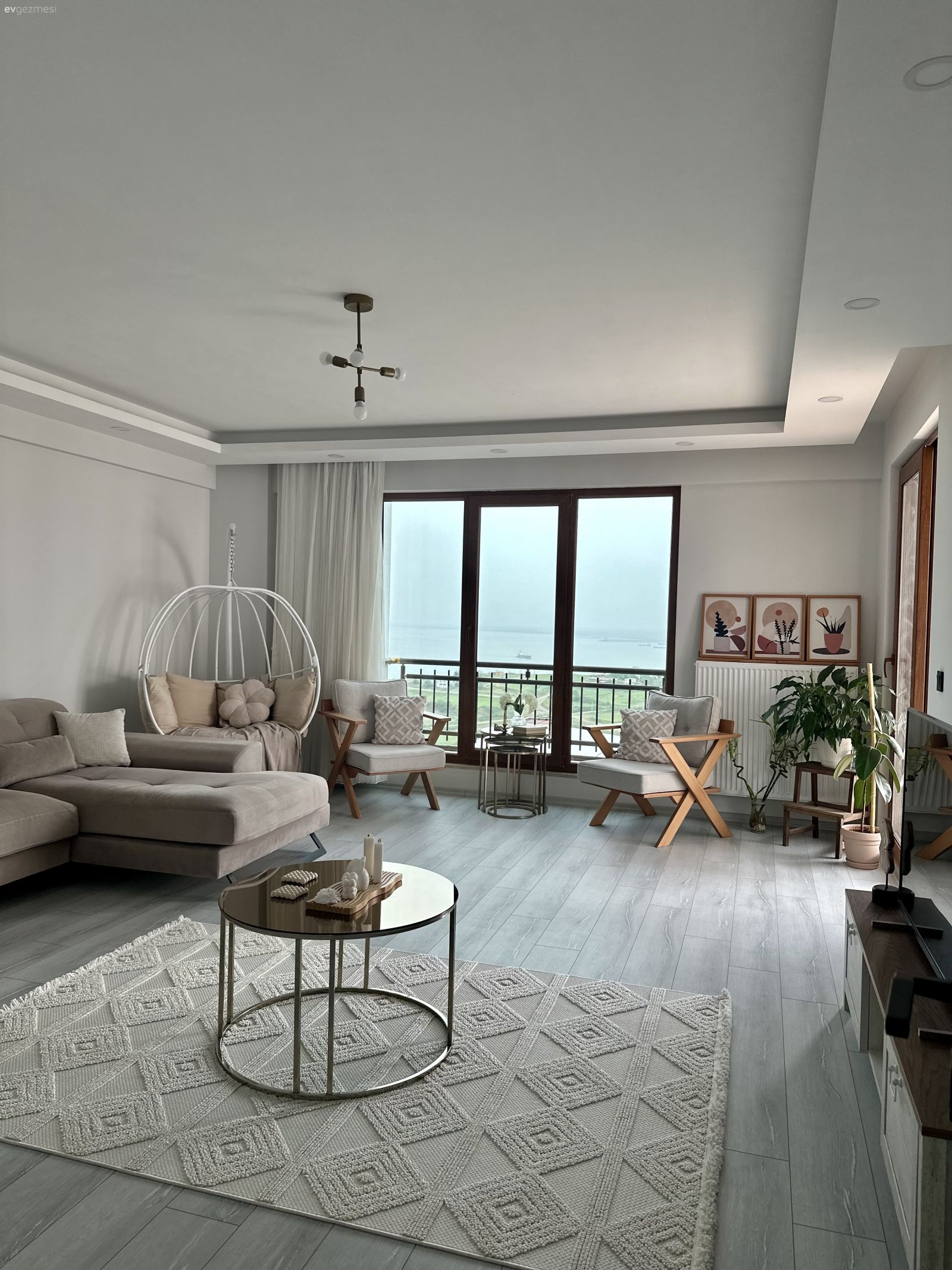 Salon, İskandinav, Bohem Dekorasyon, Bej, Krem, Beyaz, Köşe koltuk, Koltuk takımı, Salıncak, Berjer, Ev bitkisi, Halı, Salon halısı, Orta sehpa, Sehpa