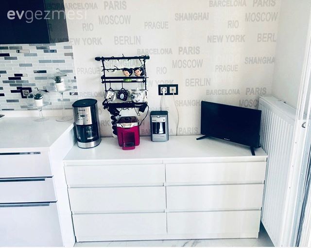 Göz Alıcı Tasarımların Şıklık Kattığı Bir İzmir Evi