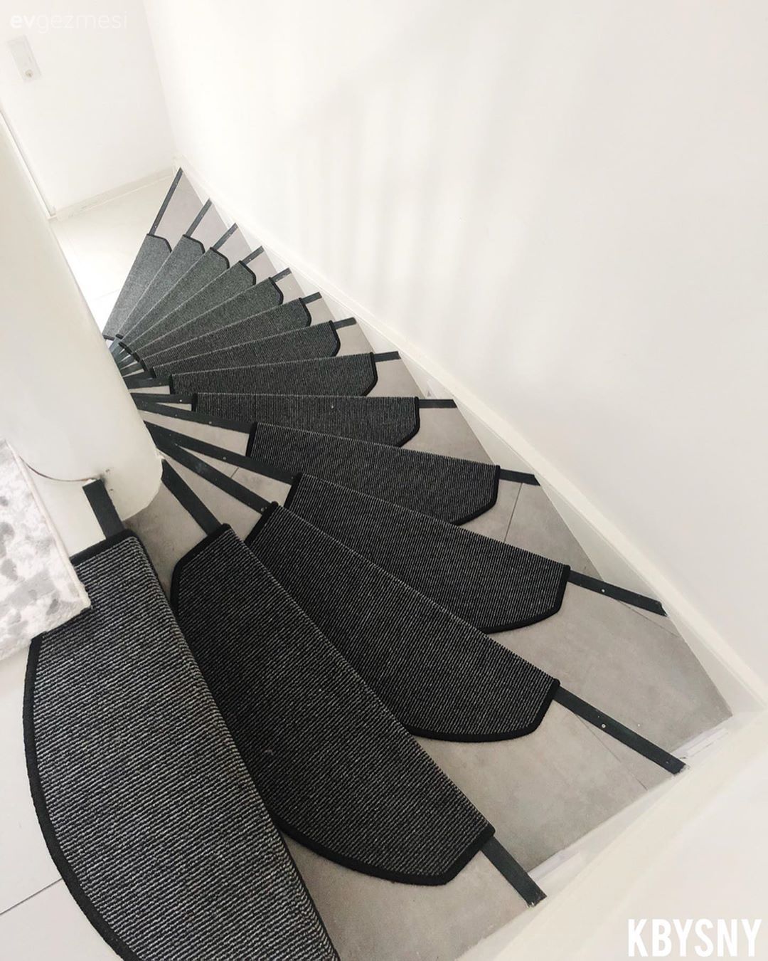 İnşaat Halinden Şık Görünümüne Geçiş Yapan Dubleks Bir Ev