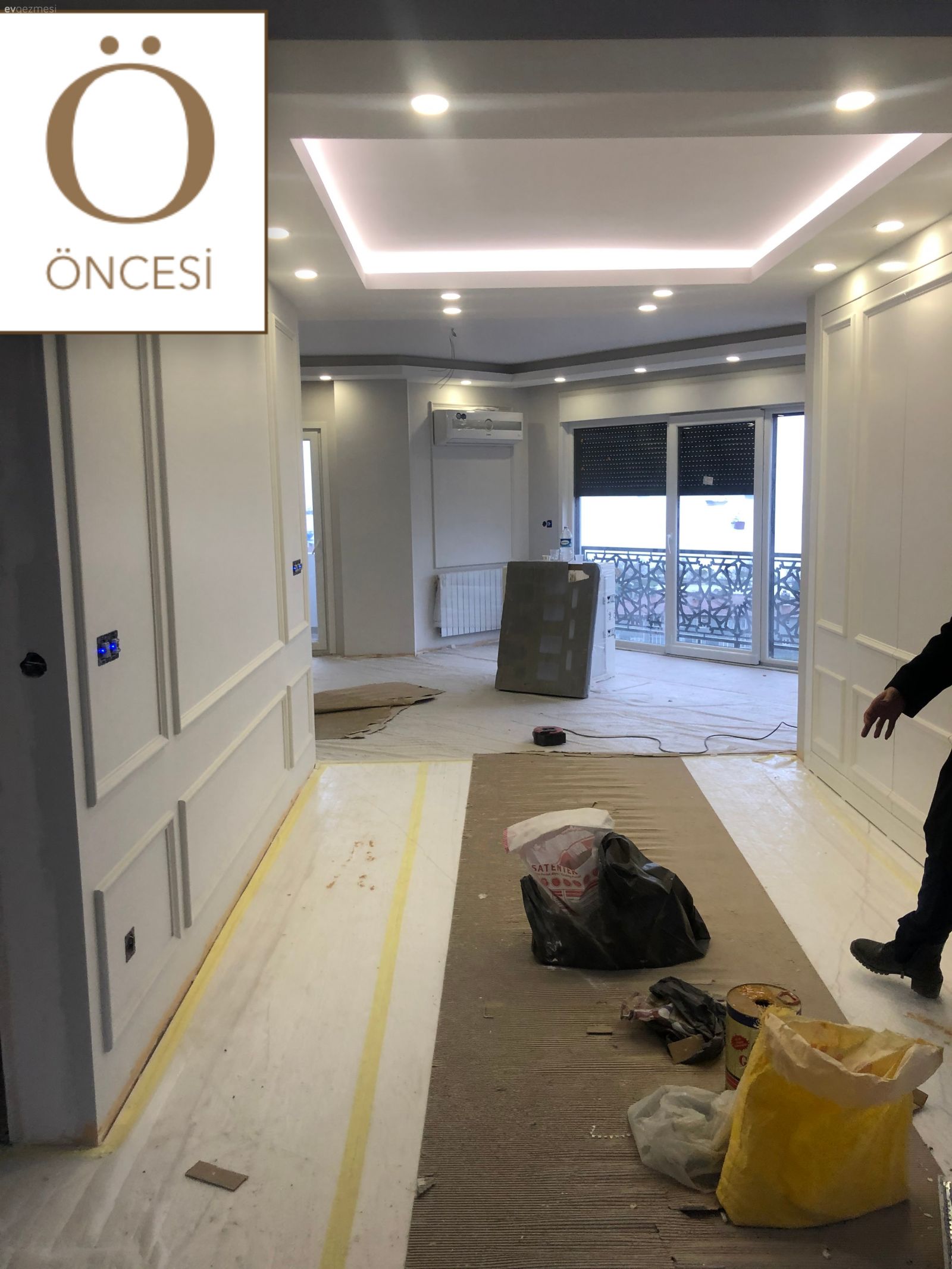 Kırmızıyı Seven Bu Deniz Manzaralı Evde Her Köşe Adeta Bir Sanat Eseri!