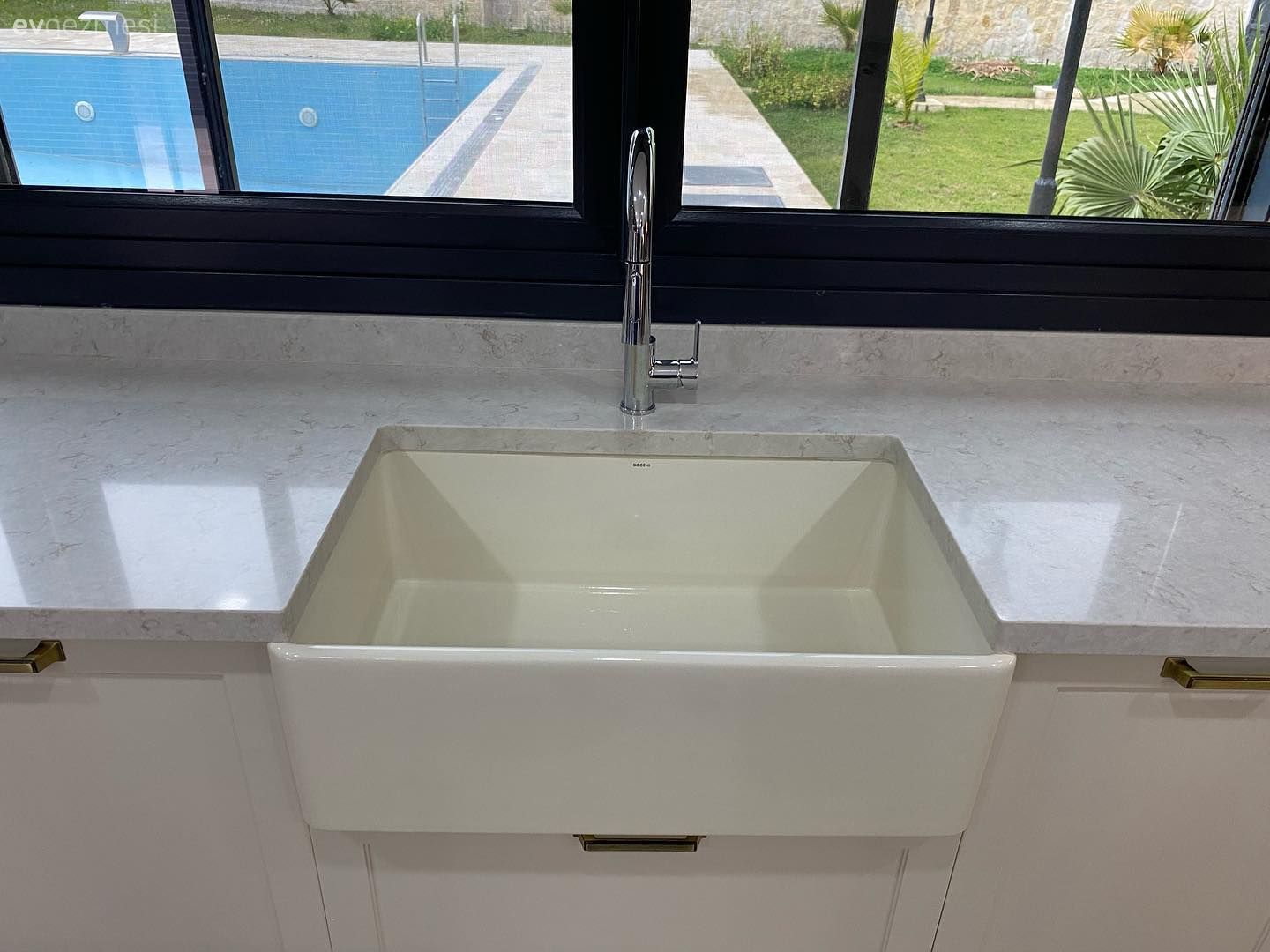 Bu Geniş Mutfakta Alanın Hakkını Verecek Tasarımlara Başvurulmuş!