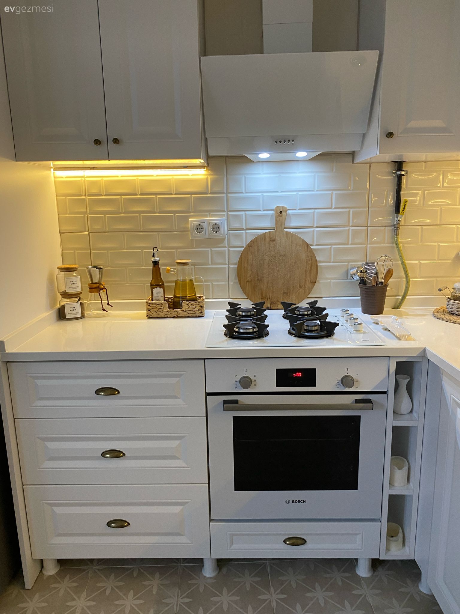 Shaker kapaklı dolaplar, Mutfak, Mutfak tezgahı