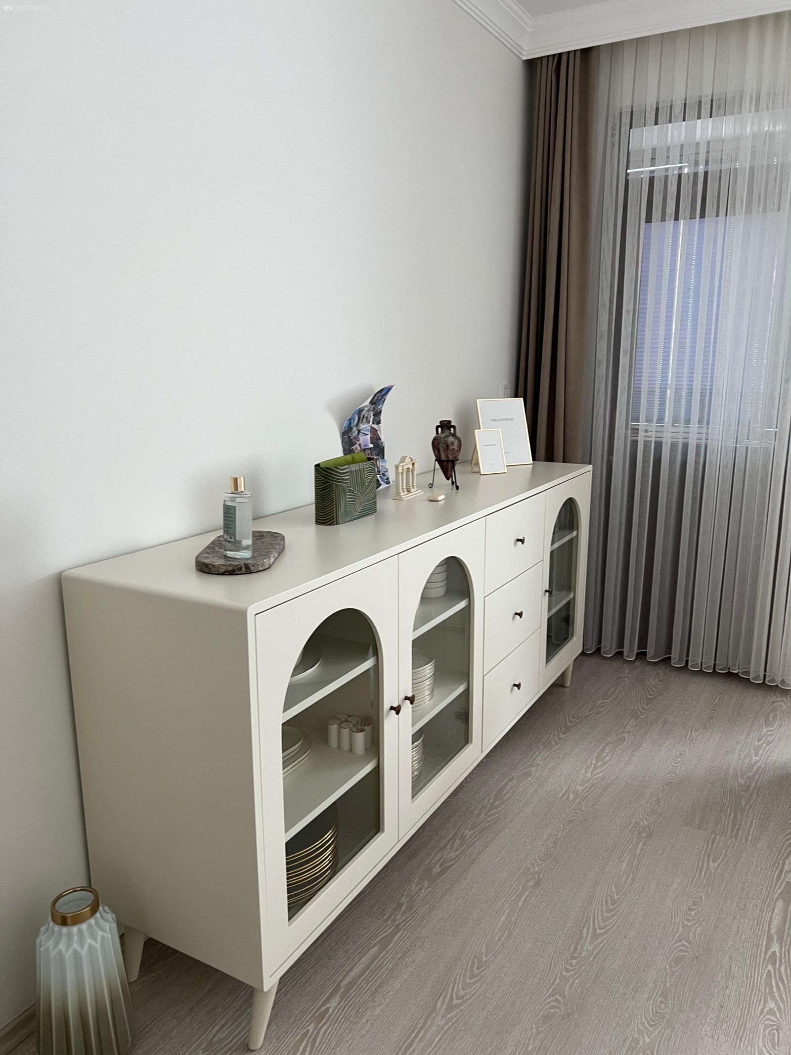 Bu Yalova Evi Dar Alanları Verimli Değerlendirmeye Öncelik Vermiş