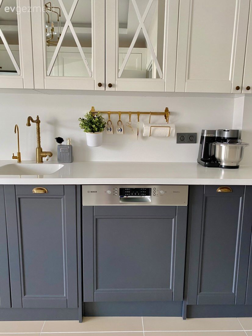 Bu Ordu Mutfağında Beyaza Eşlik Eden Tonlar Cazibeyi Arttırmış!