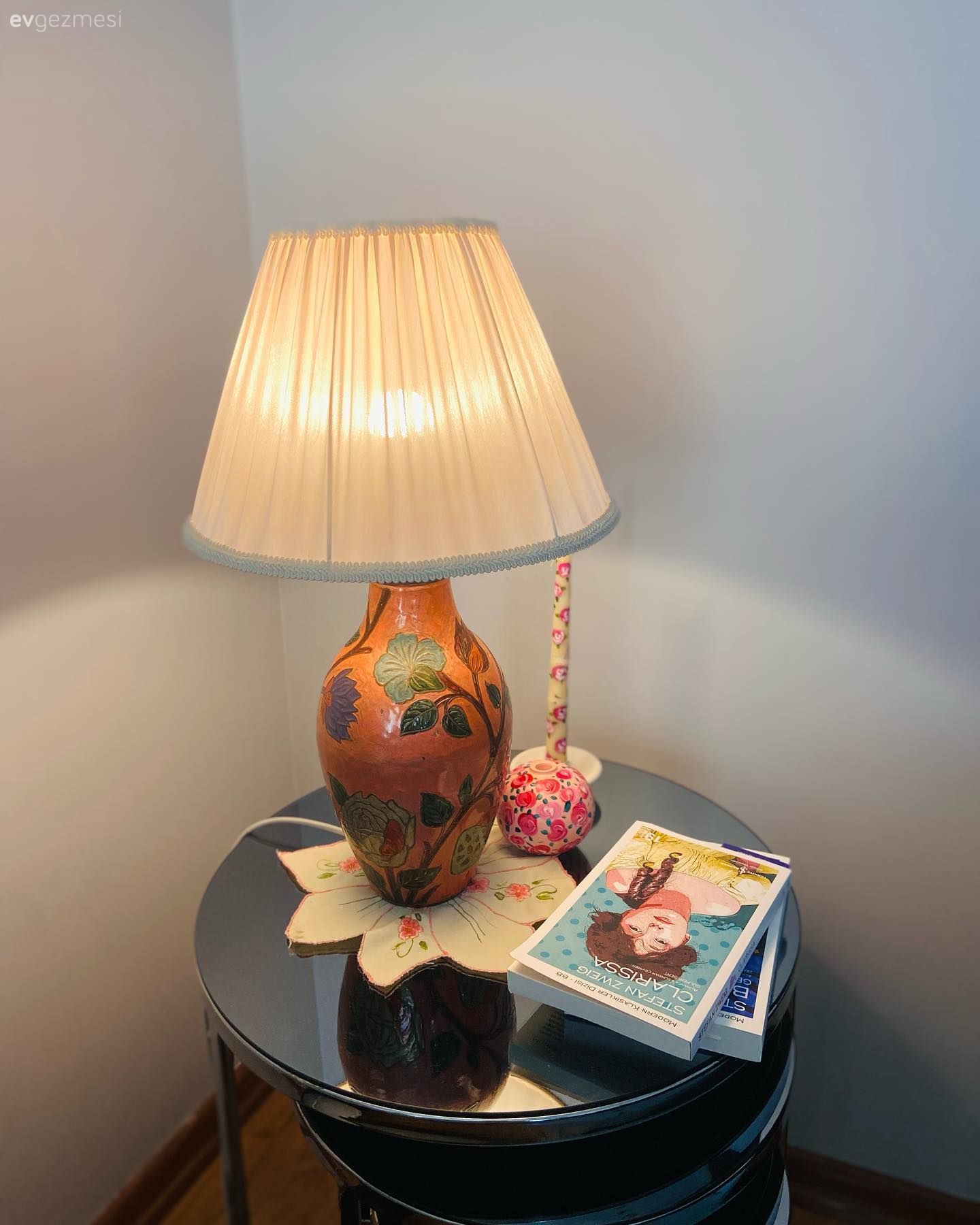 Yan sehpa, Sehpa, Abajur, Aydınlatma