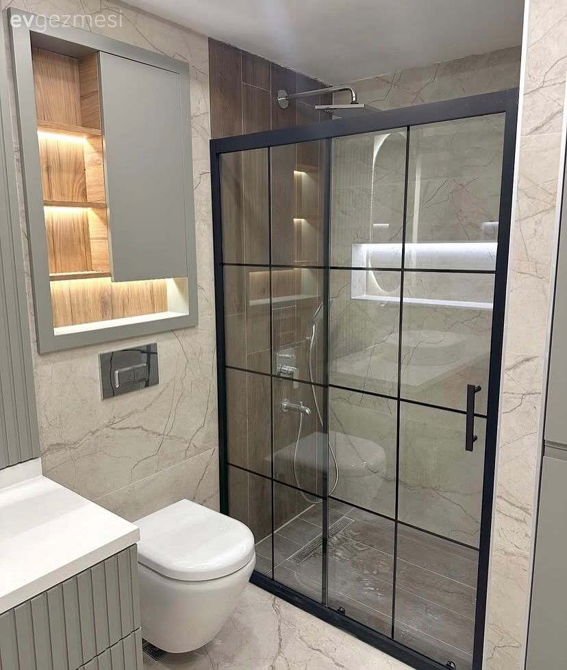 Modern Banyoda Farklı Amaçlara Hizmet Eden Dolaplar Var