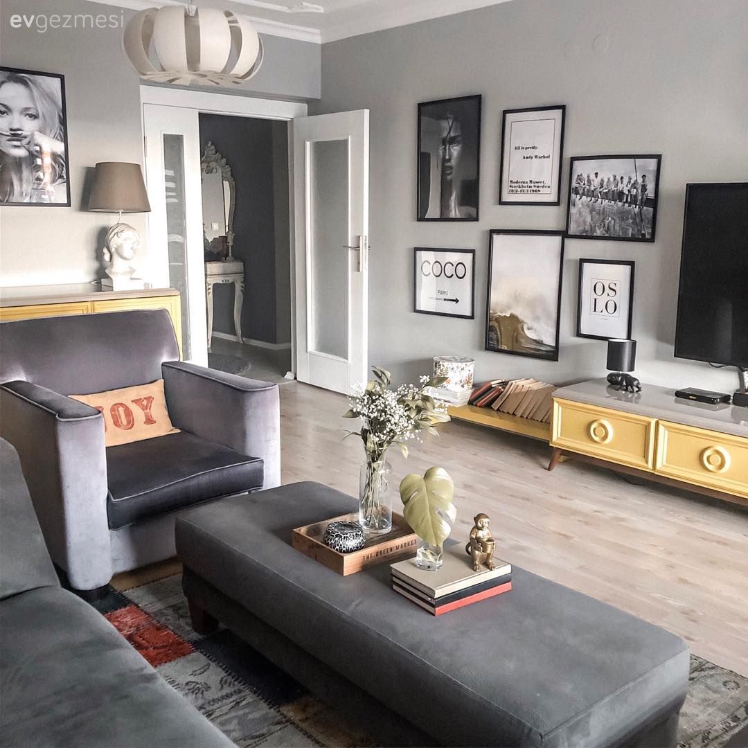 Salon, Modern, Beyaz, Siyah, Sarı, Köşe koltuk, Koltuk takımı, Berjer, Sehpa, Tv ünitesi, Tv ünitesi aksesuarları, Ev Aksesuar, Tablo, Duvar dekorasyonu, Duvar saati, Konsol, Konsol üzeri dekoratif objeleri, Abajur, Aydınlatma, Halı, Puf, Vazo, Çiçekler