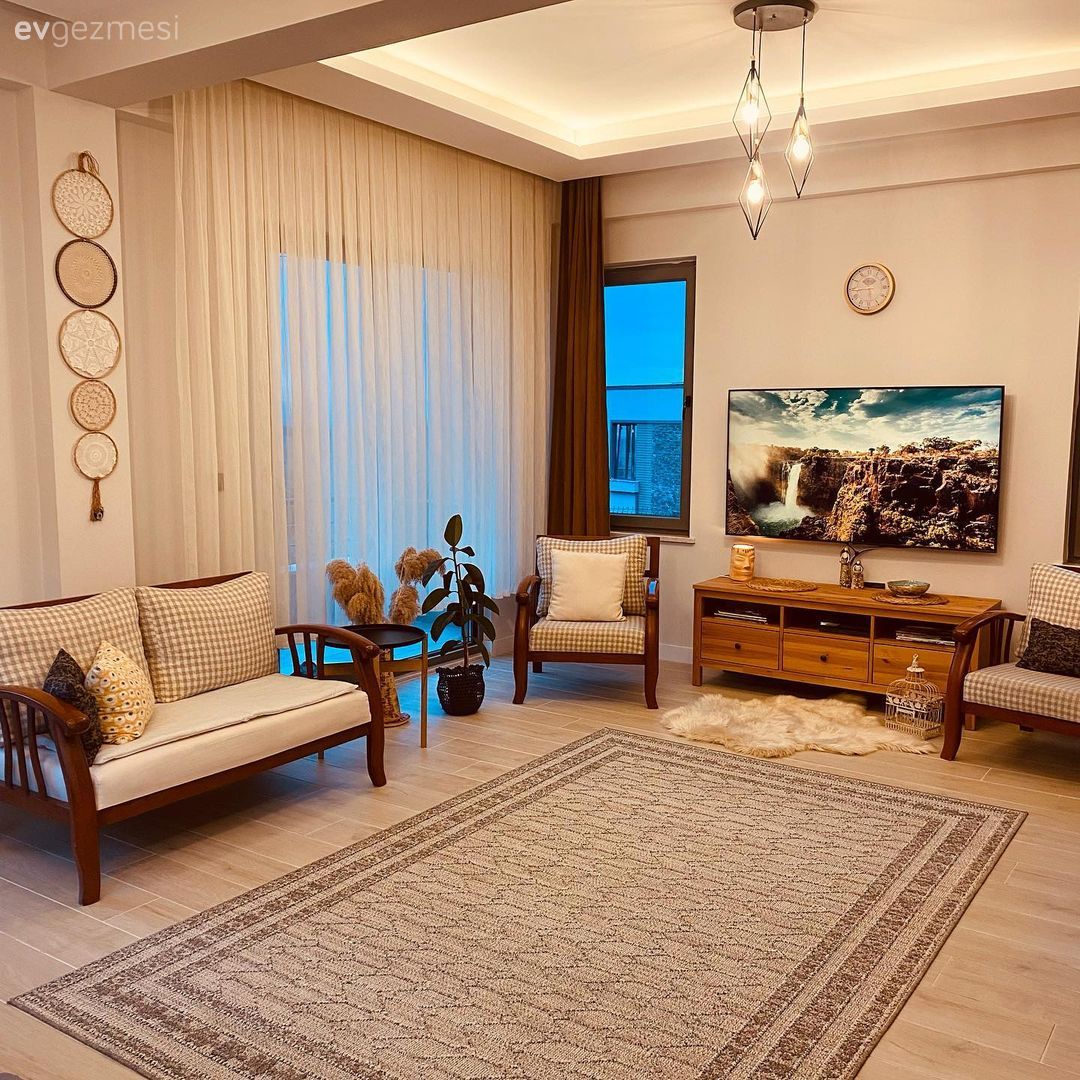 Ev Gezmesi: Kaz Dağları'ndaki Köyde Sıcak ve Konforlu Bir Ev