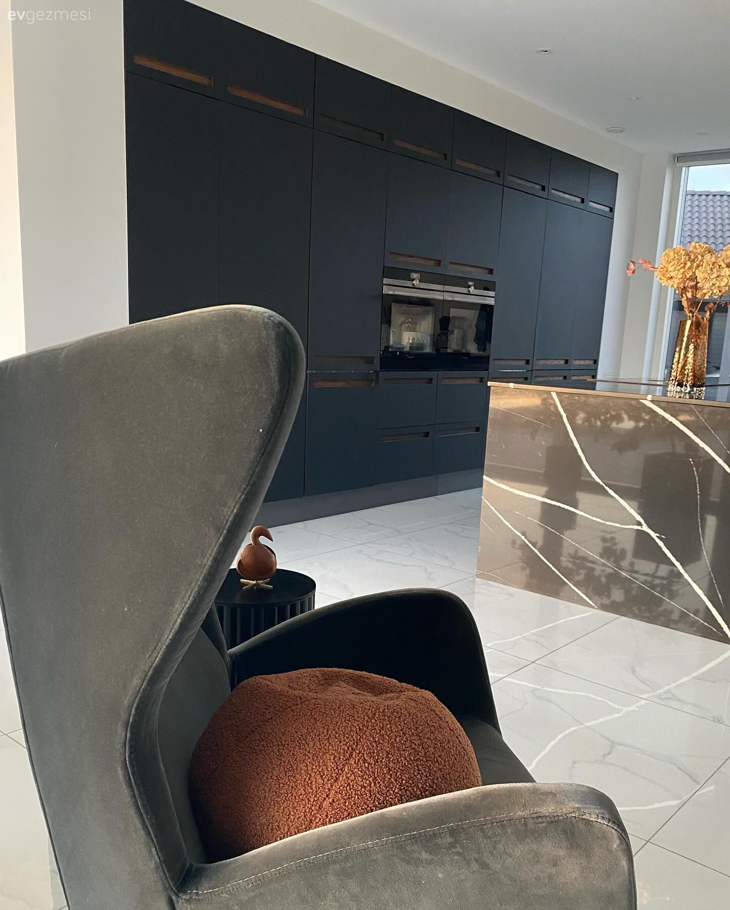 Amerikan Mutfak, Mutfak, Beyaz, Siyah, Modern, Modern mutfak, Ankastre, Ada mutfak, Bar masa & sandalyeleri, Mutfak zemin seramikleri, Mutfak aksesuarları