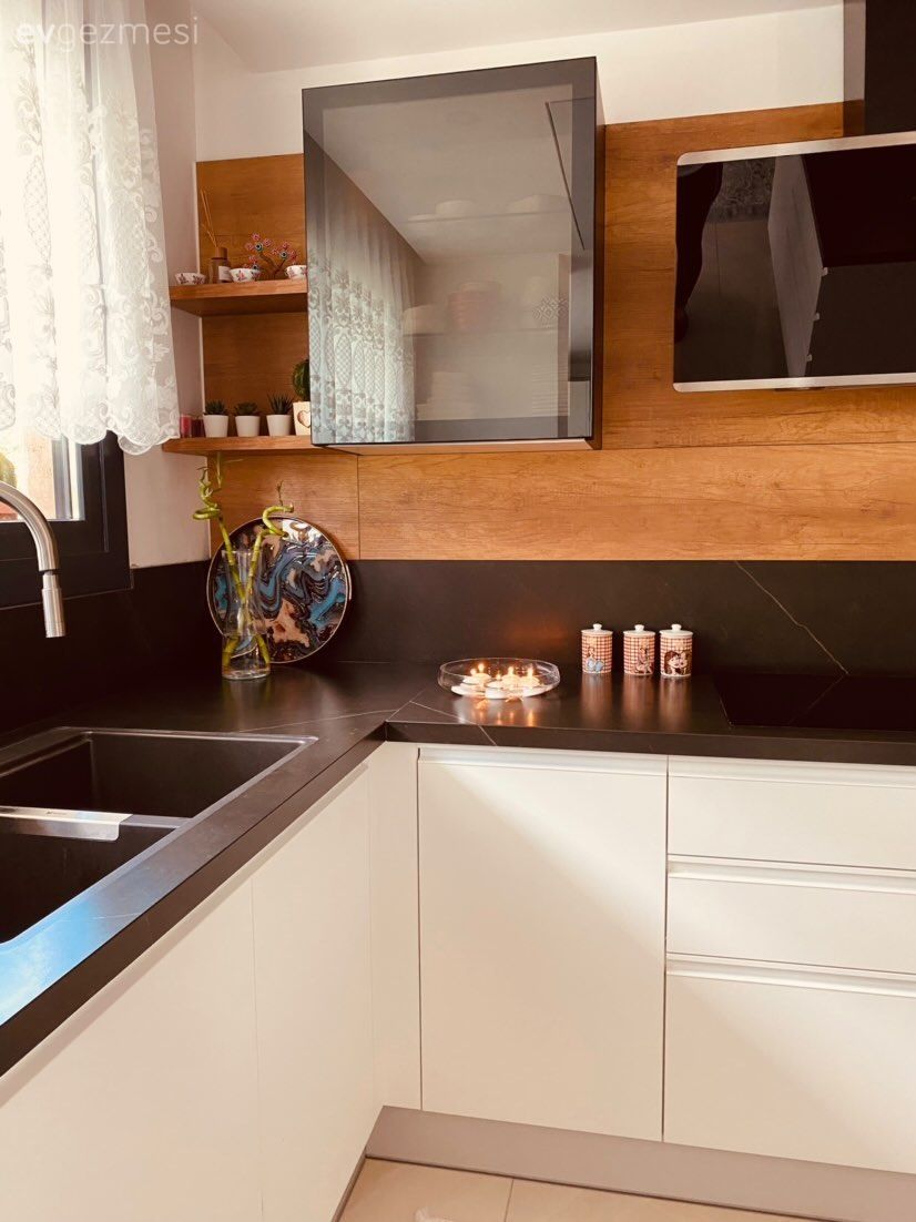 Mutfak, Beyaz, Siyah, Siyah tezgah, Mutfak tezgahı, Kulpsuz mutfak dolabı, Mutfak perdesi, Ankastre, Mutfak aksesuarları