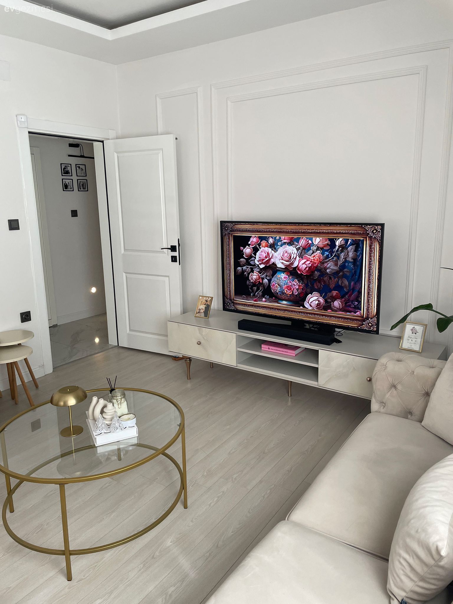 Duvar çıtalama, Tv ünitesi, Tv ünitesi aksesuarları, Ev Aksesuar, Cam orta sehpa, Orta sehpa, Yuvarlak sehpa, Sehpa, Koltuk takımı