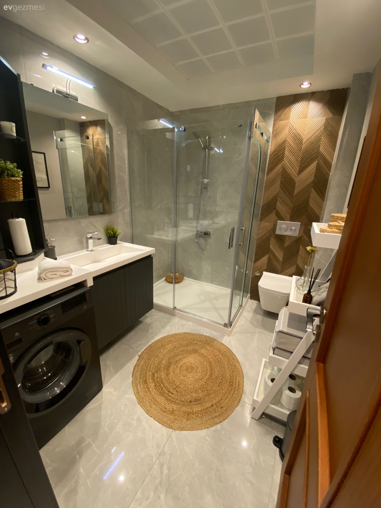 Banyo, Siyah, Antrasit  , Gri, Kahverengi, Beyaz, Modern banyo, Banyo paspası, Duşakabin, Banyo dolabı, Banyo aynası