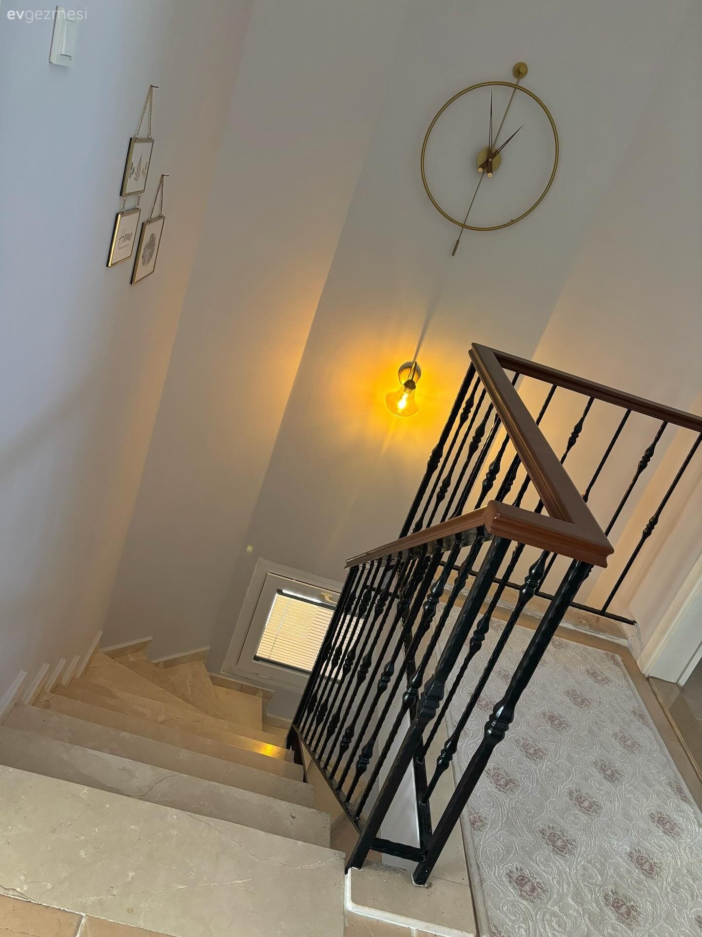 İzmir'deki Bu Villada Dar Yaşam Alanları Verimli Şekilde Değerlendirilmiş