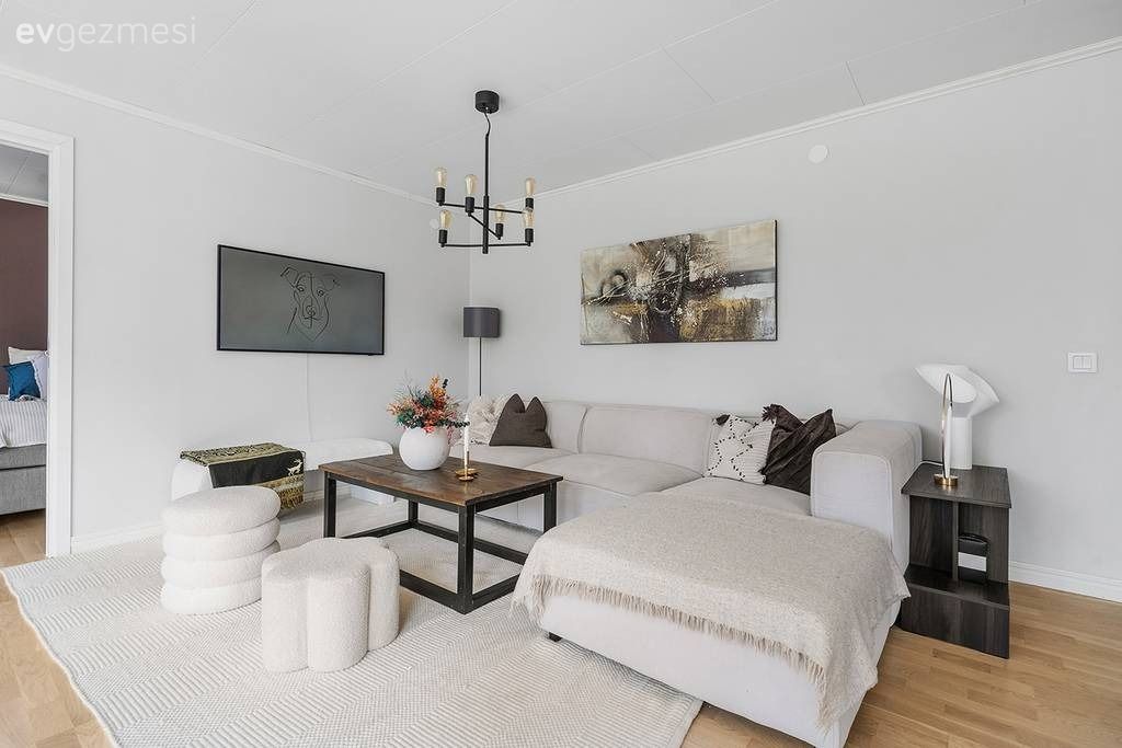 Panoramik Görüntü Sunan Pencerelere Sahip 140 M2'lik  Ev