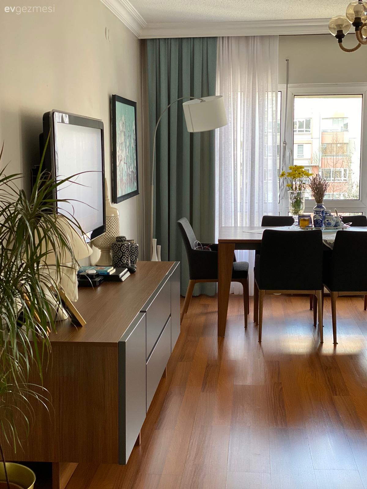 Bu İstanbul Evinde Canlı Renkler Şarkılarını Neşeyle Söylüyor!