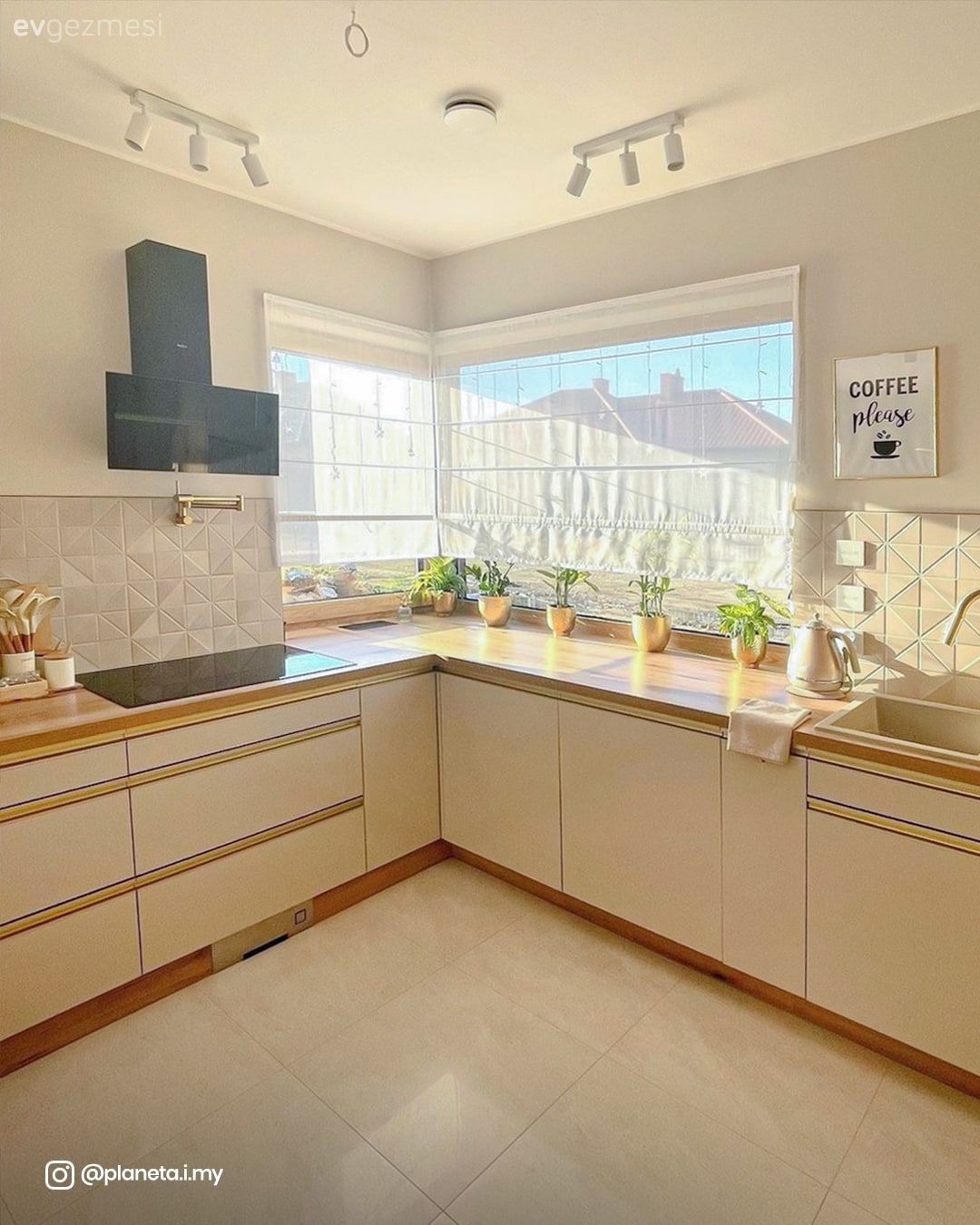 Müstakil Ev Yapacaklara Örnek Projeler: 172 M2 Çatı Katlı Ev