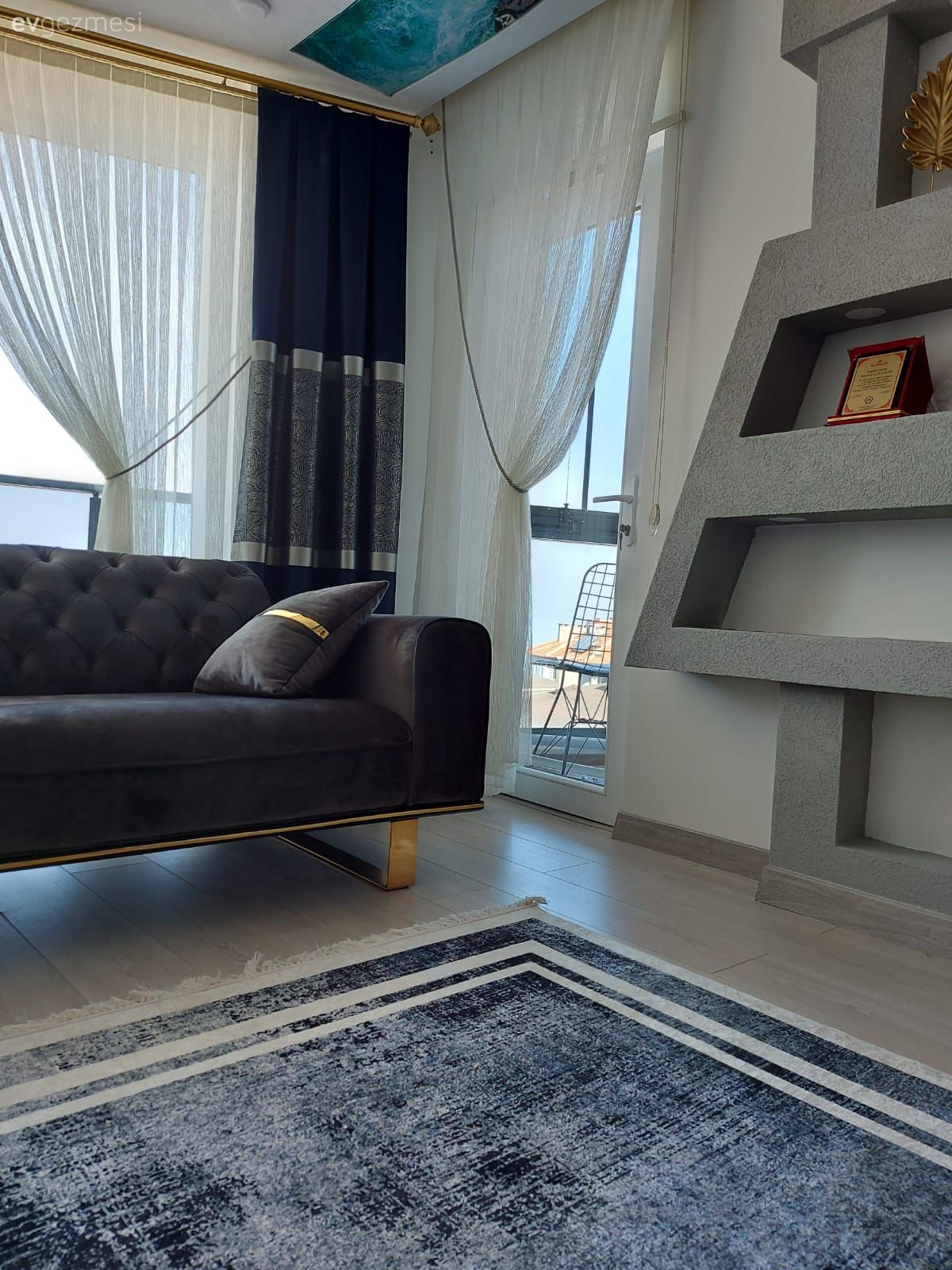 Altın Detayları Çok Seven Bu Sinop Evinde Tavanların Da Dili Var!