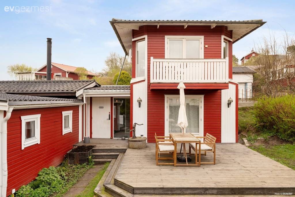 Dışarıdan Bakınca Heybetli Duran Bu İki Katlı Ev Aslında 83 M2