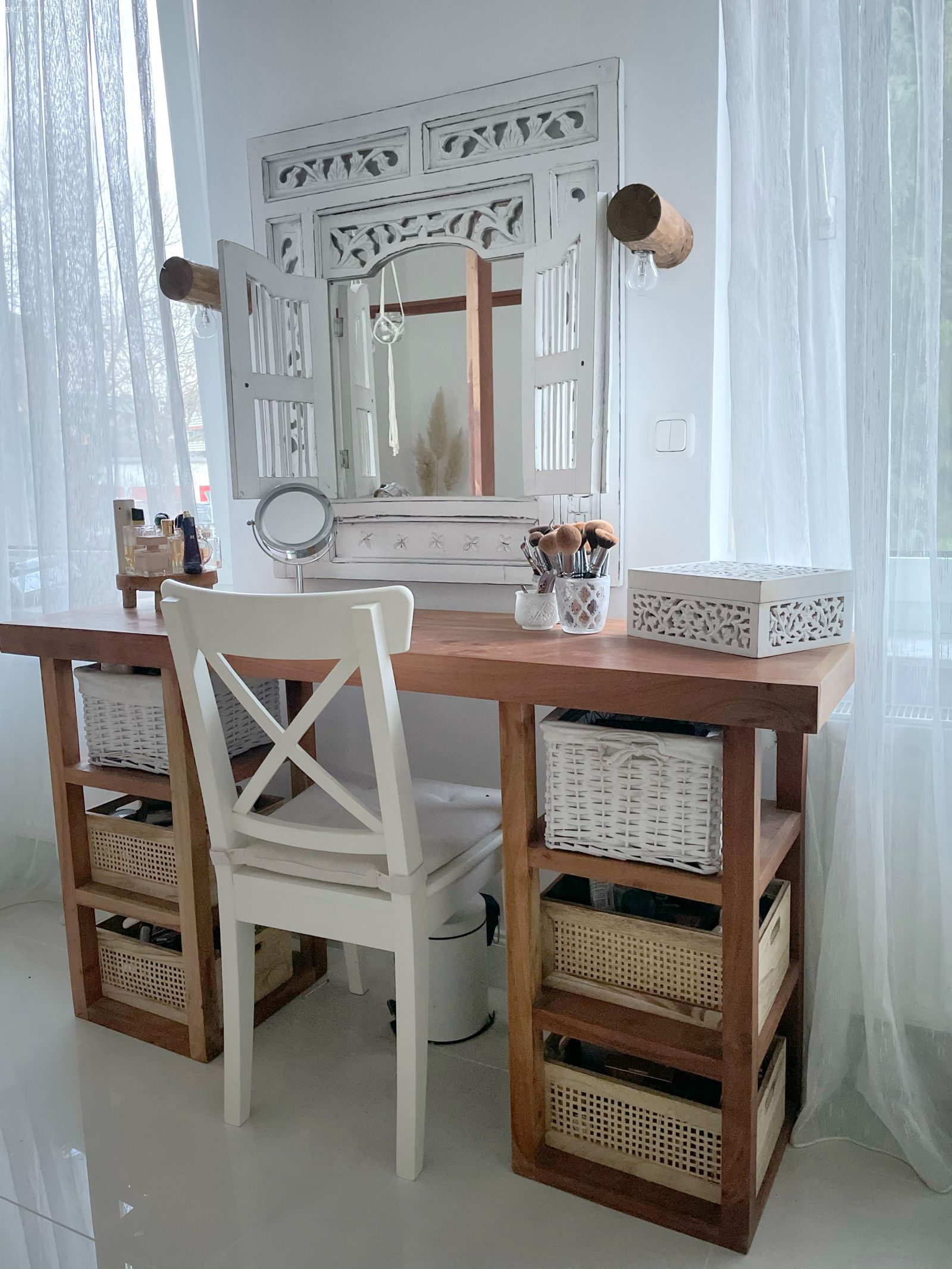 Makyaj masası, Yatak Odası, Makyaj aynası, Beyaz, Kahverengi