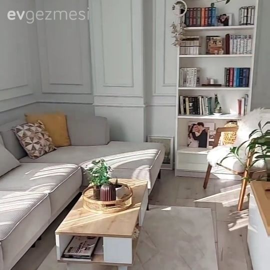 Salon, Gri, Krem, Beyaz, Köşe koltuk, Koltuk takımı, Duvar çıtalama, Orta sehpa, Sehpa, Halı, Salon halısı, Tv ünitesi, Tv ünitesi aksesuarları, Ev Aksesuar, Kırlent, Ev tekstili