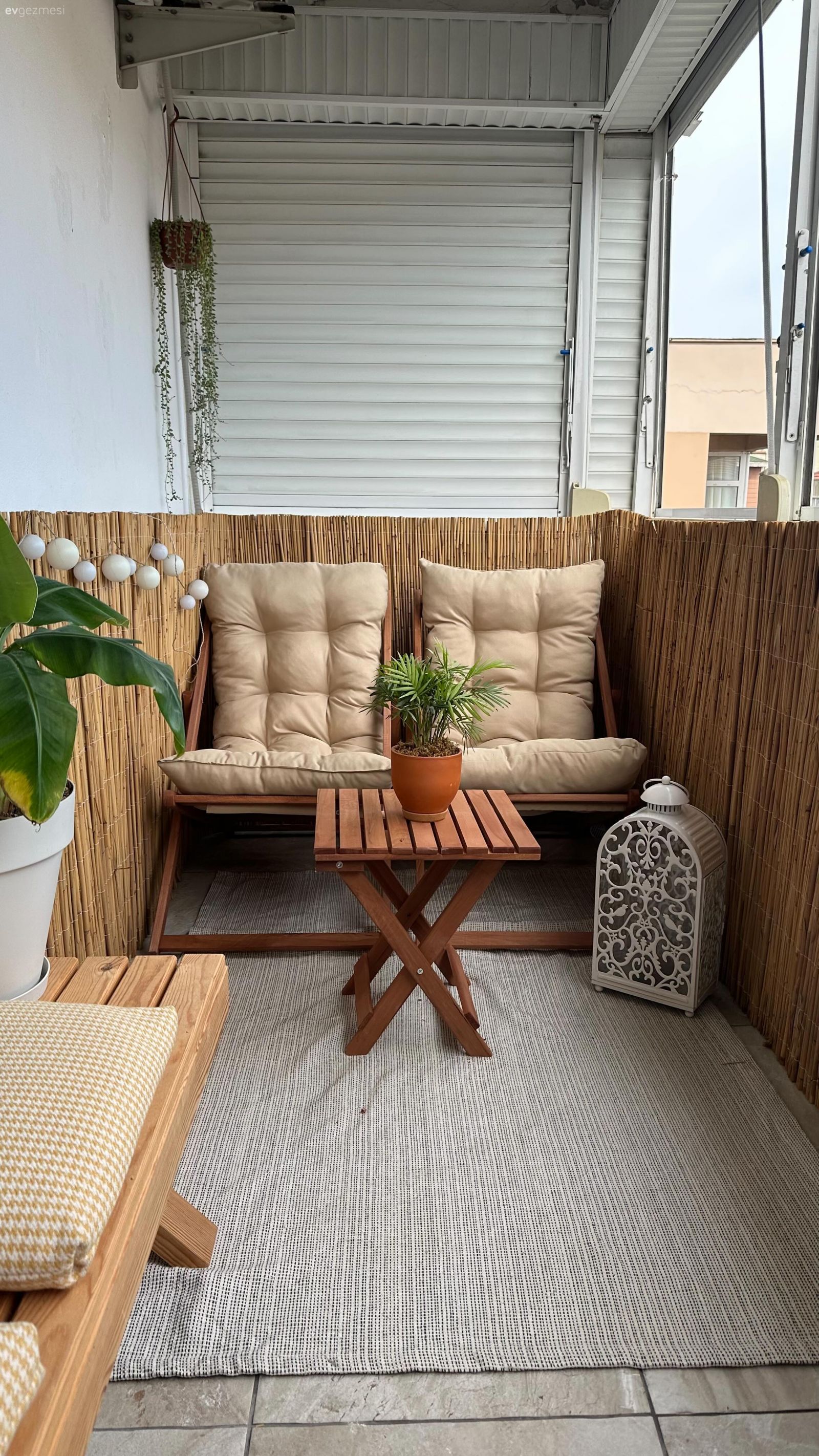 Güneş Alan Balkona Gölgelik Alan Sağlamanın Farklı Yolları!