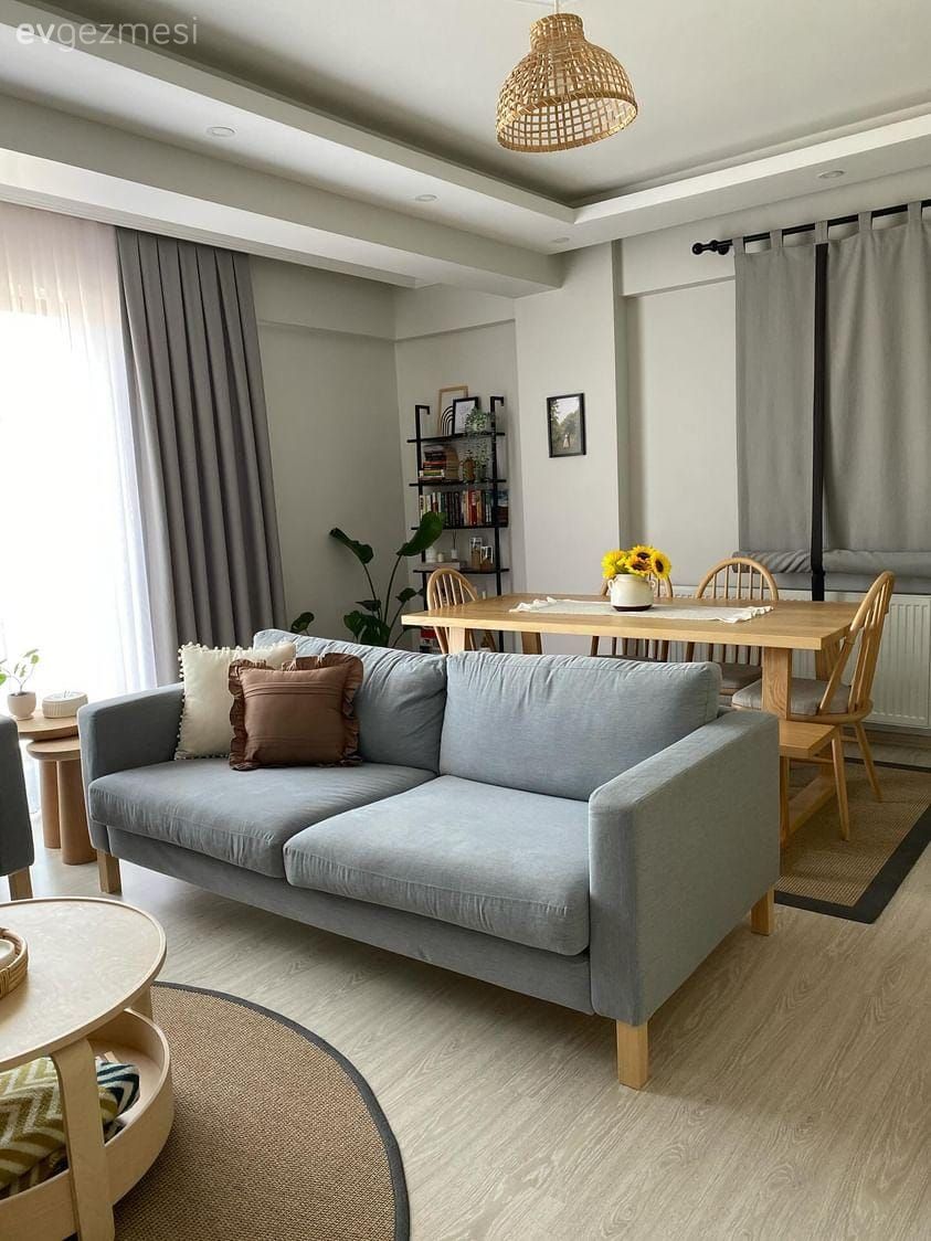 Bu Yalova Evinde Modern Mobilyalar Yeşil Duvarın Enerjisi ile Hareketlenmiş!