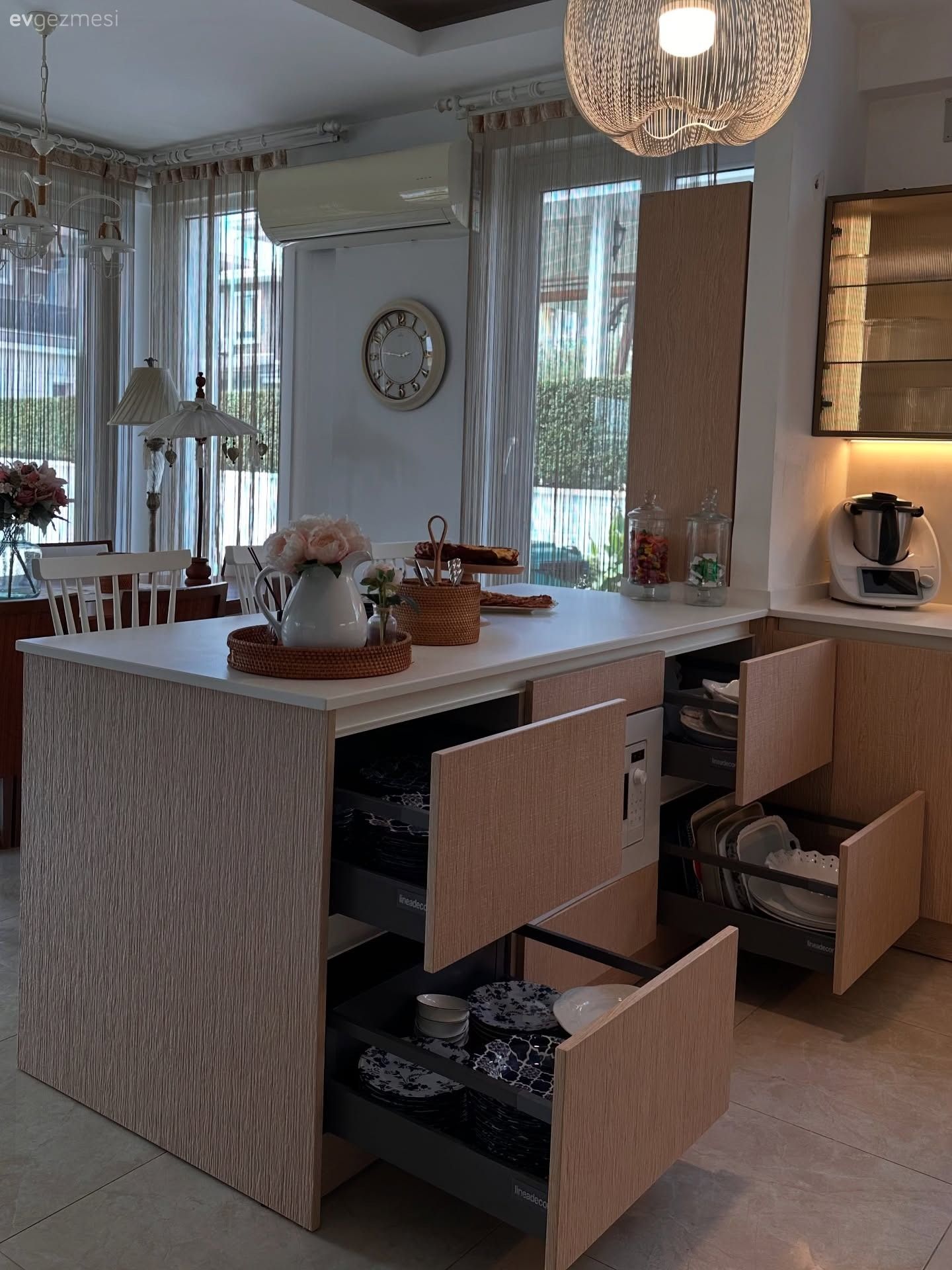 Amerikan Bu Mutfaklı Bu Dekorda Modern Esintiler Sıcak Şekilde