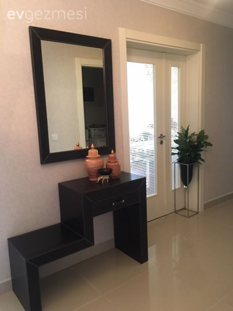 Antre, Dresuar, Vazo, Ev Aksesuar, Siyah, Çiçeklik, Ev bitkisi