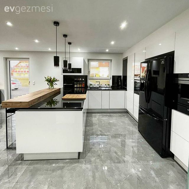 Amerikan Mutfak, Mutfak, Beyaz, Siyah, Ada mutfak, Modern, Ankastre, Bar masa & sandalyeleri, Zemin seramikleri, Spot aydınlatma, Aydınlatma, Avize, Mutfak tezgahı, Ekstra mutfak dolabı