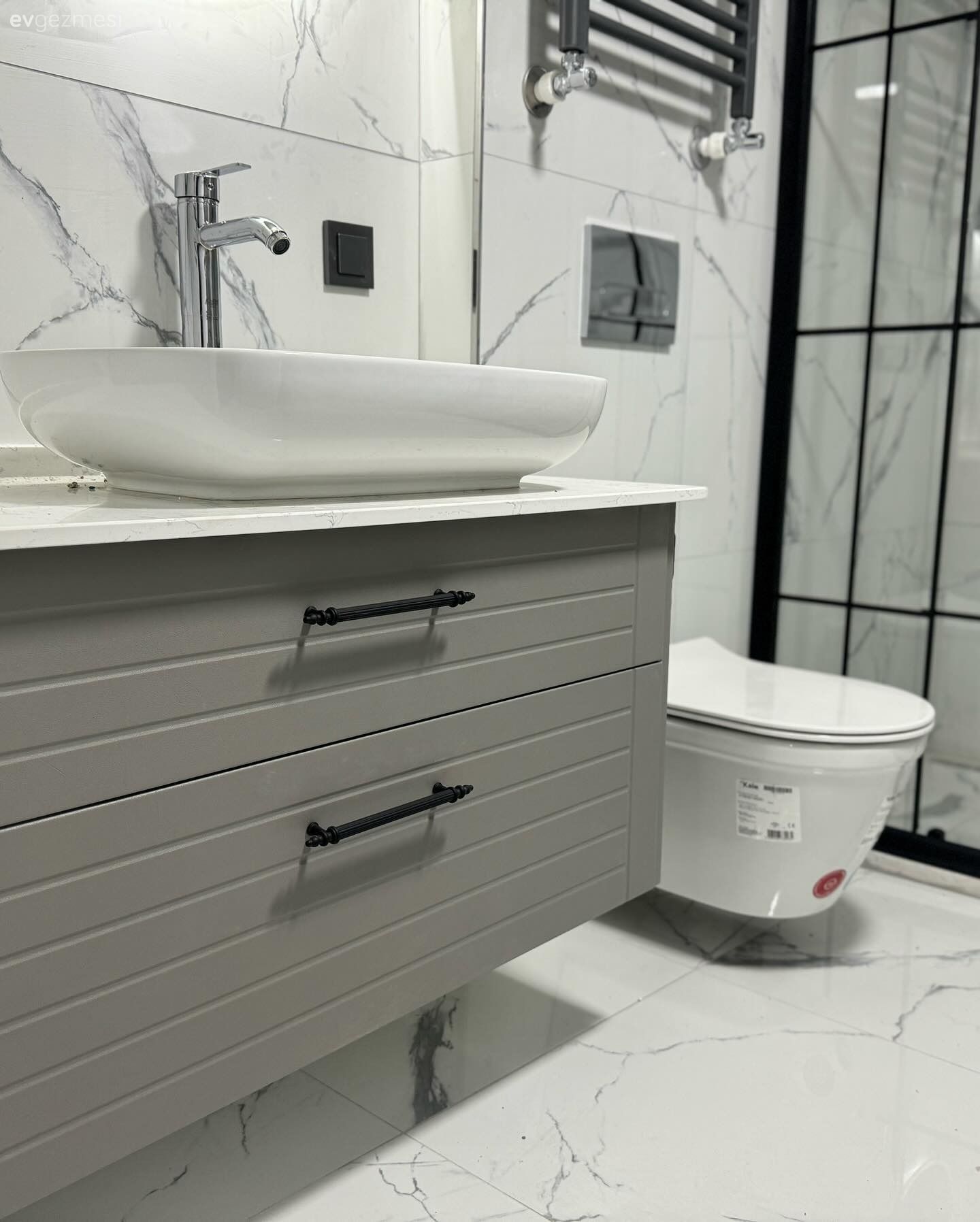 Modern Tarzı Benimseyen Bu Banyoda Geleneksel Sürprizler Var