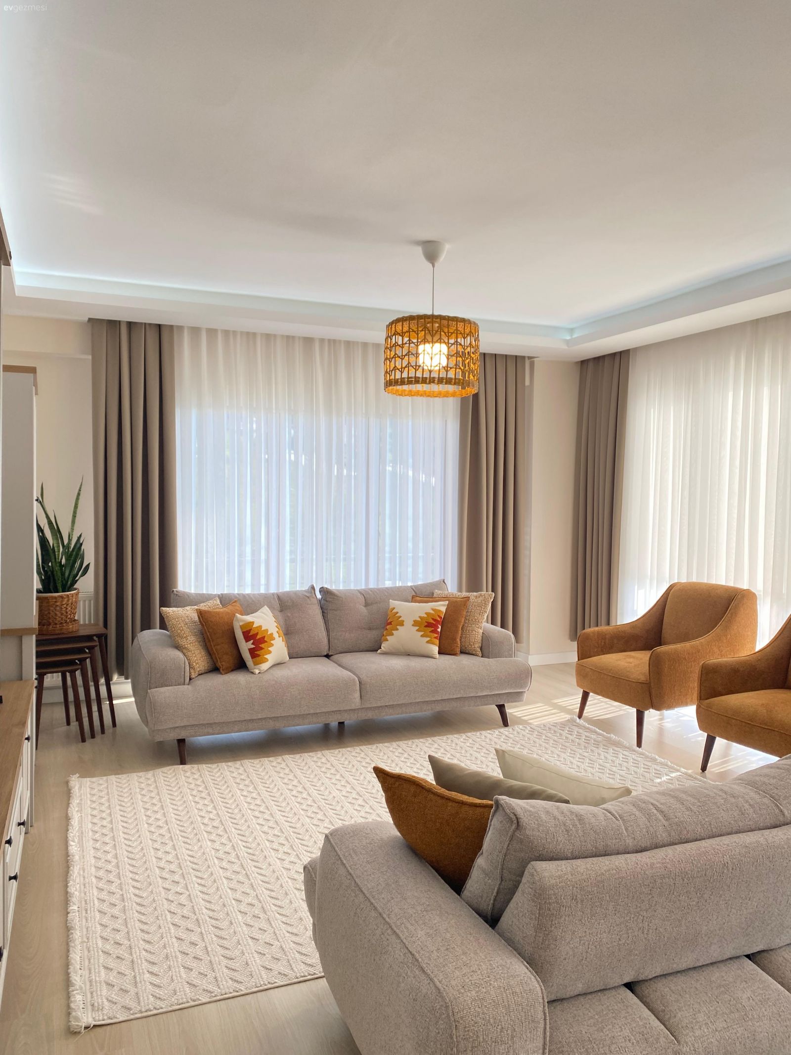 Bu Trabzon Evinde Balkondan Salona Her Yer Enerjik