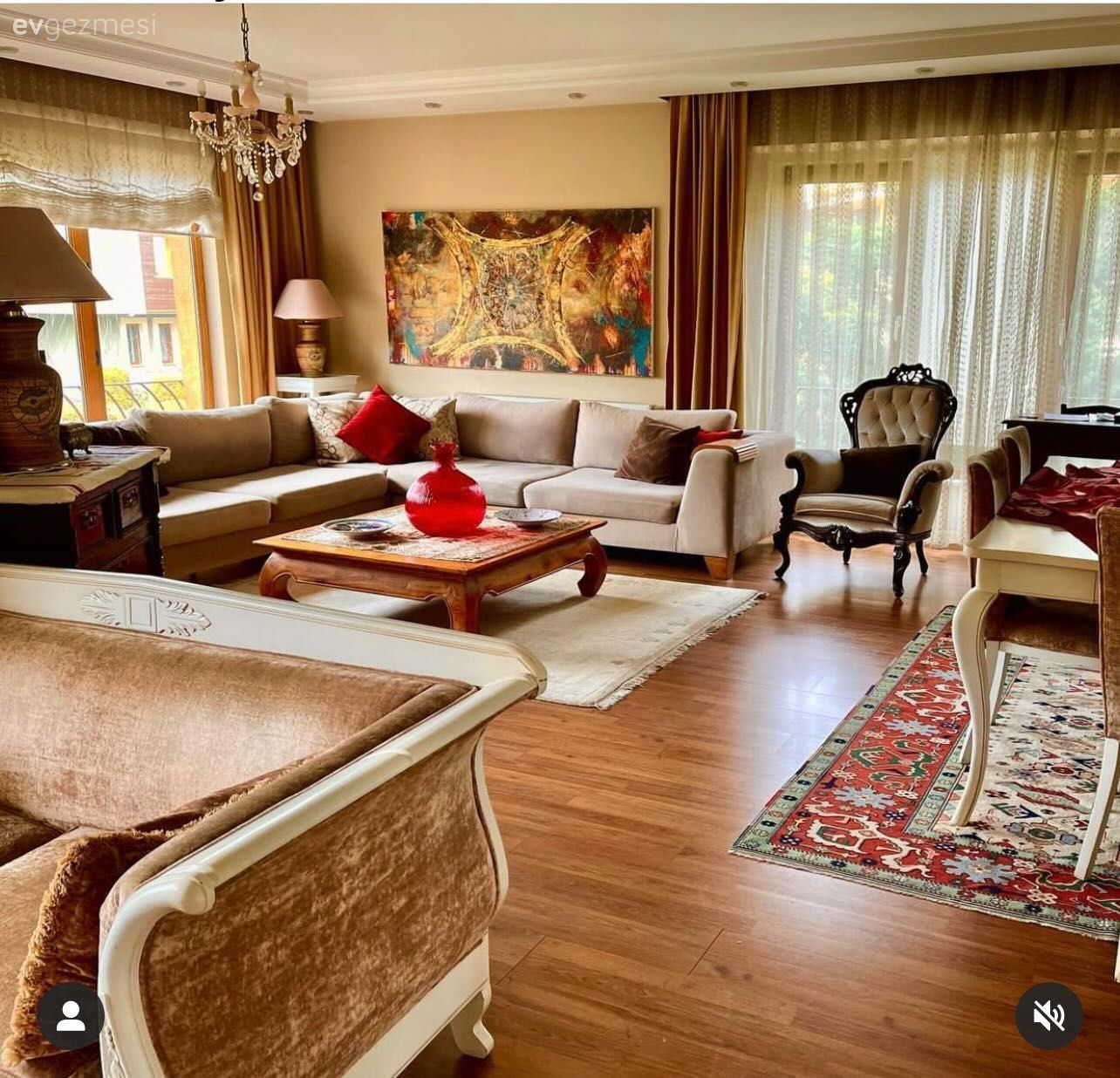 Bu Ressam Evinde Dekorasyon da Bir Tablo Edasında!